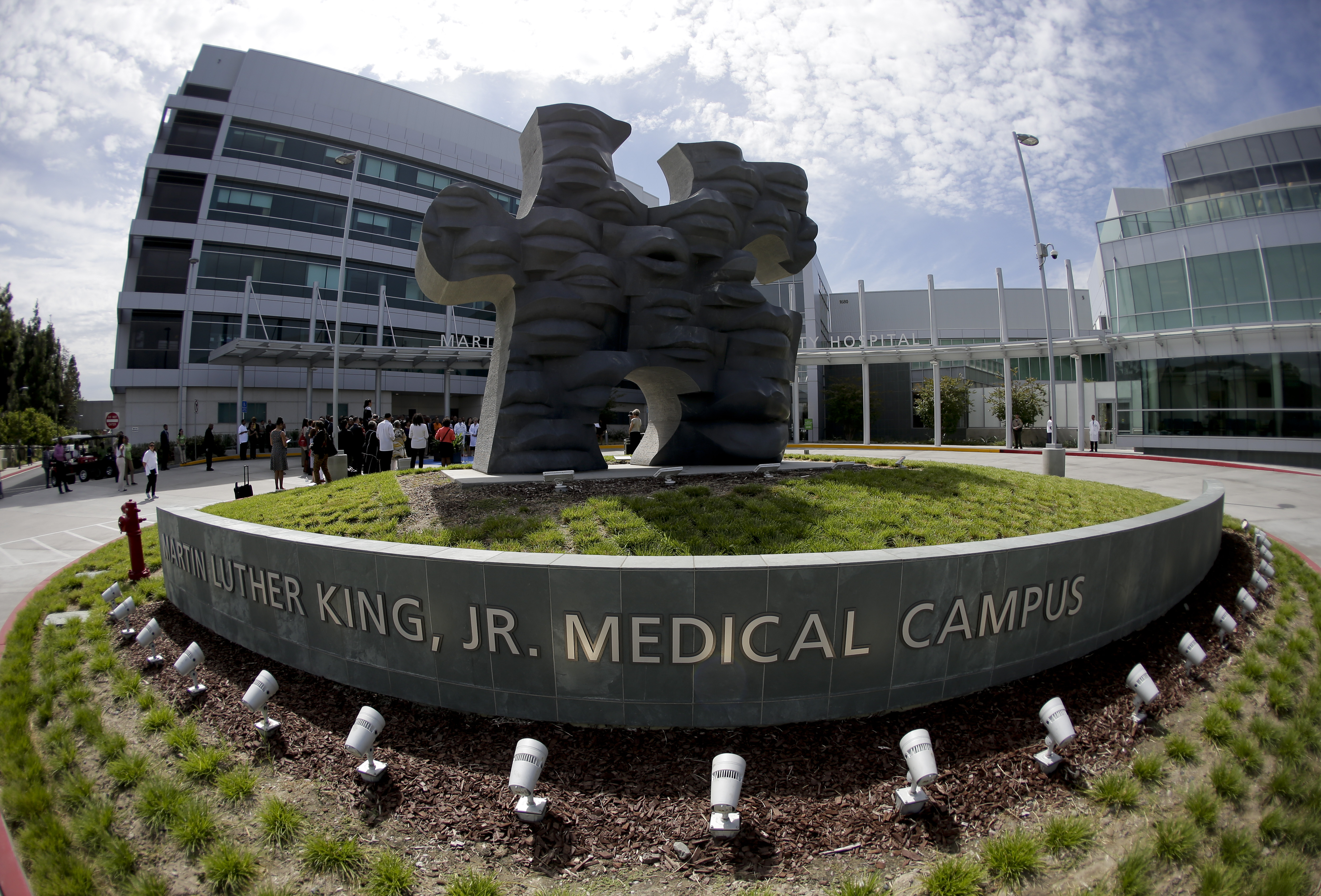 Hospital busca apoyo del condado de Los Ángeles para evitar suspender servicios