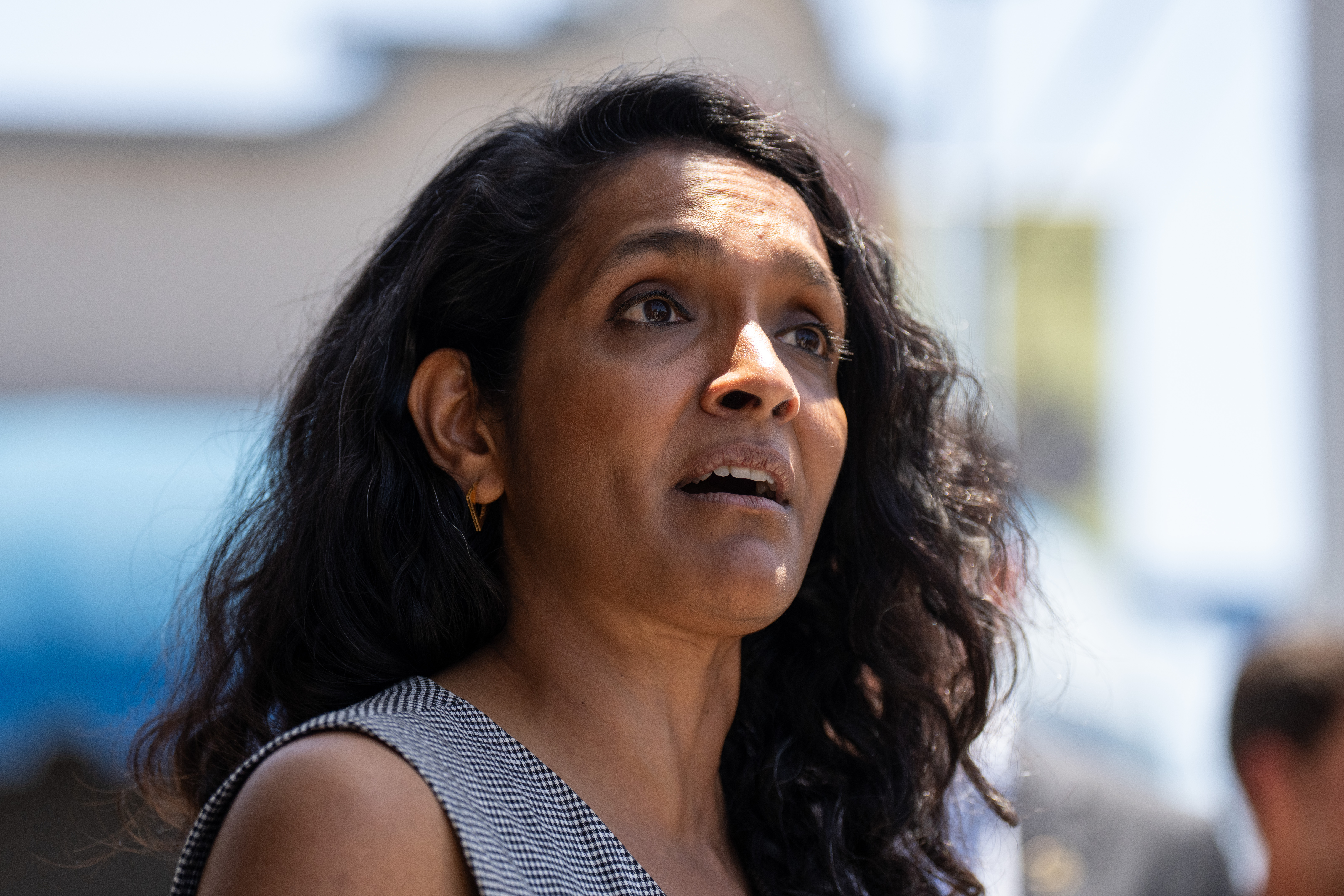 Nithya Raman podría dejar de encabezar comité en el Concejo Municipal de Los Ángeles