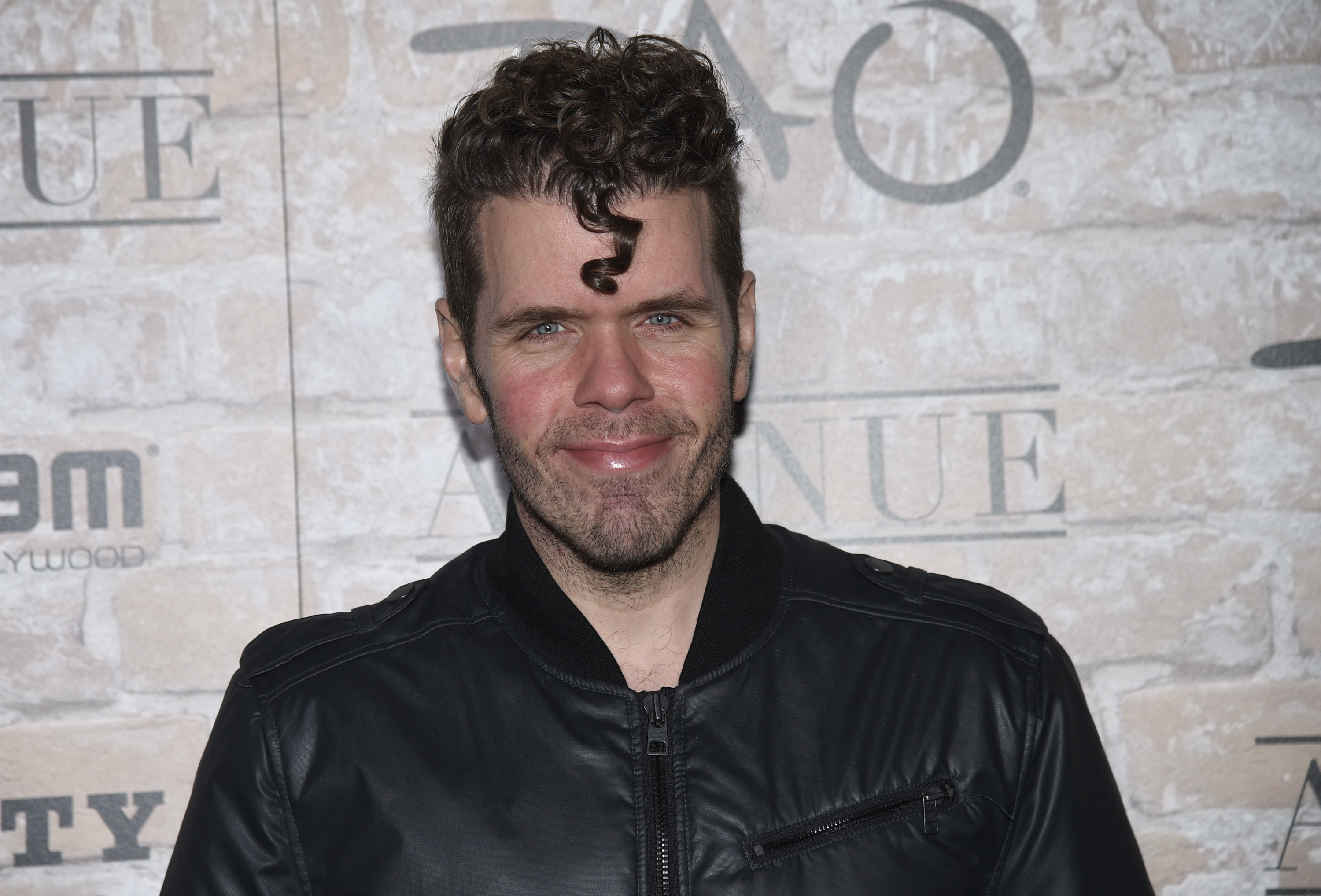 Perez Hilton necesita cirugía: “Está “grave, pero estable”