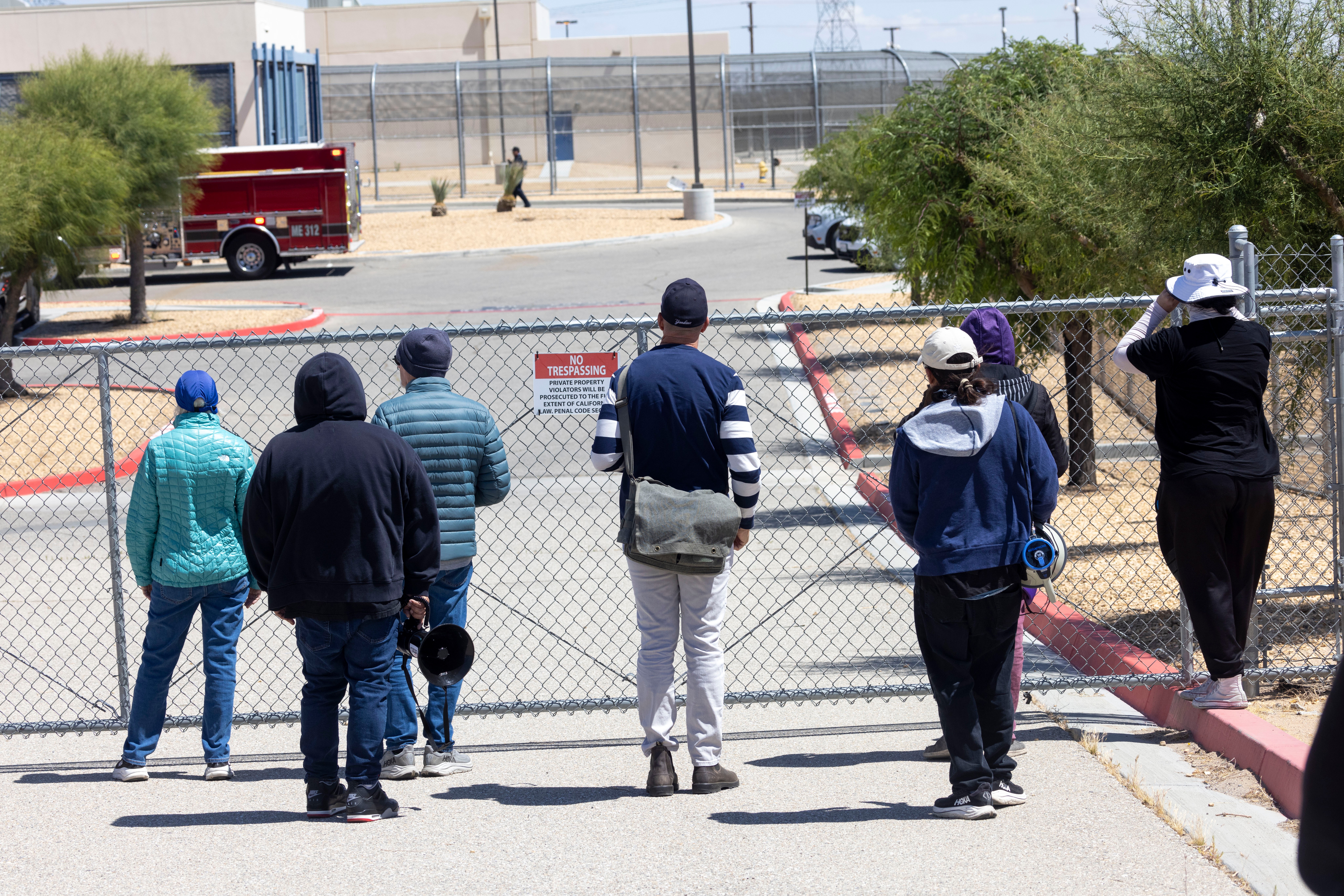 Activistas apoyan proyecto de ley de California para imponer impuesto a centros de detención