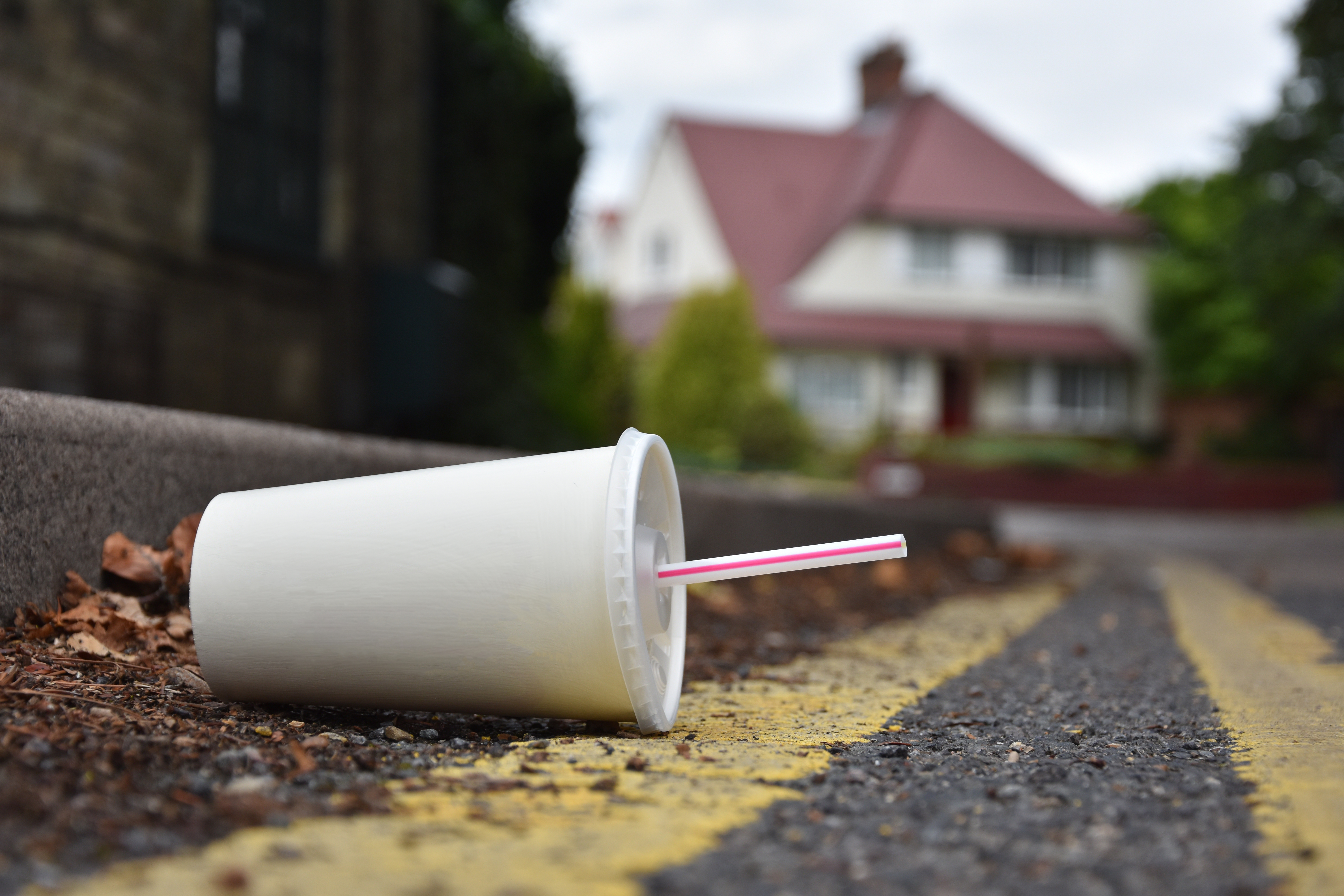 Qué pasa en Los Ángeles si tiras basura en la calle: lo que dice la ley