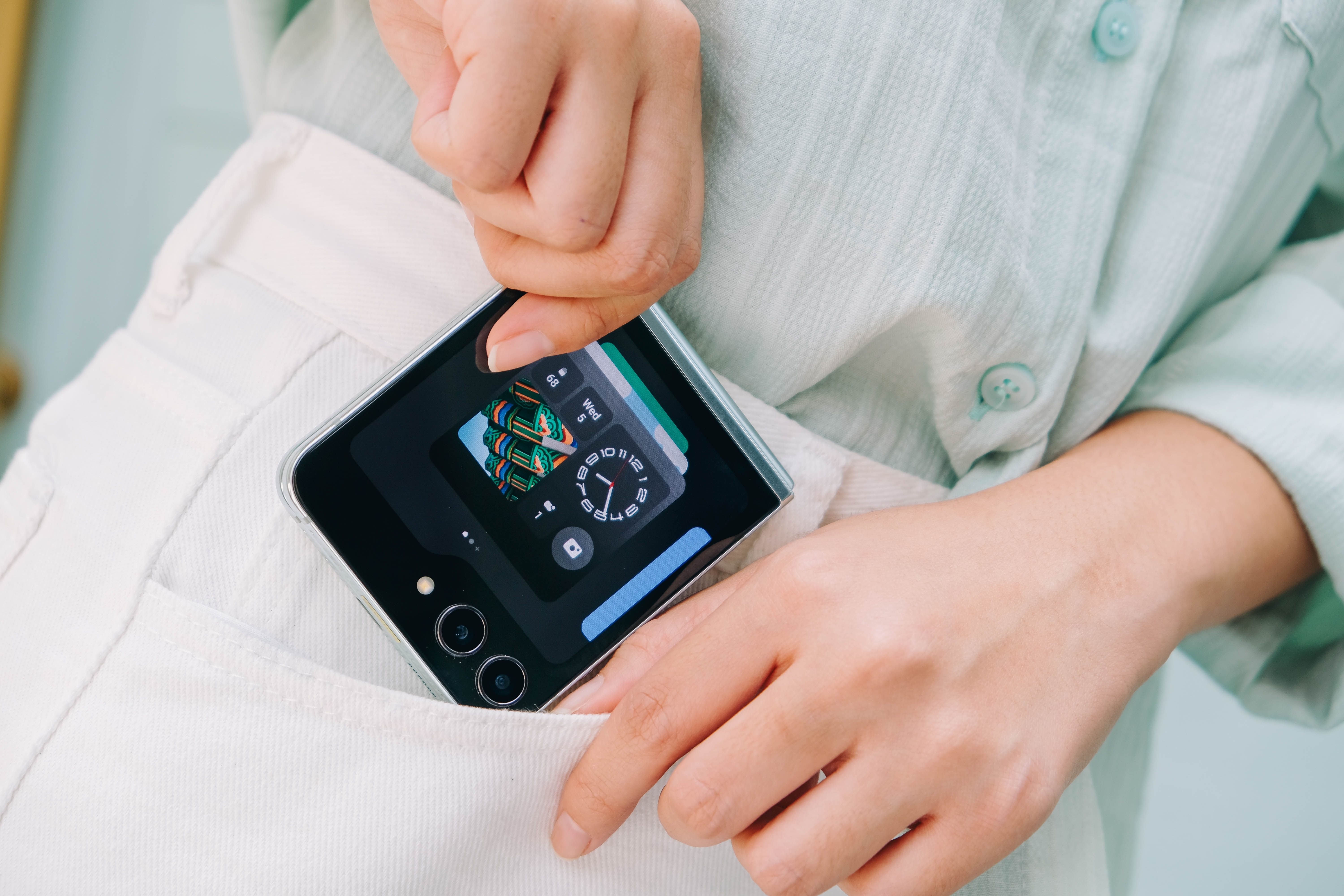 Los plegables conquistan el mercado, pero ¿realmente vale la pena pagar más por un celular que se dobla?