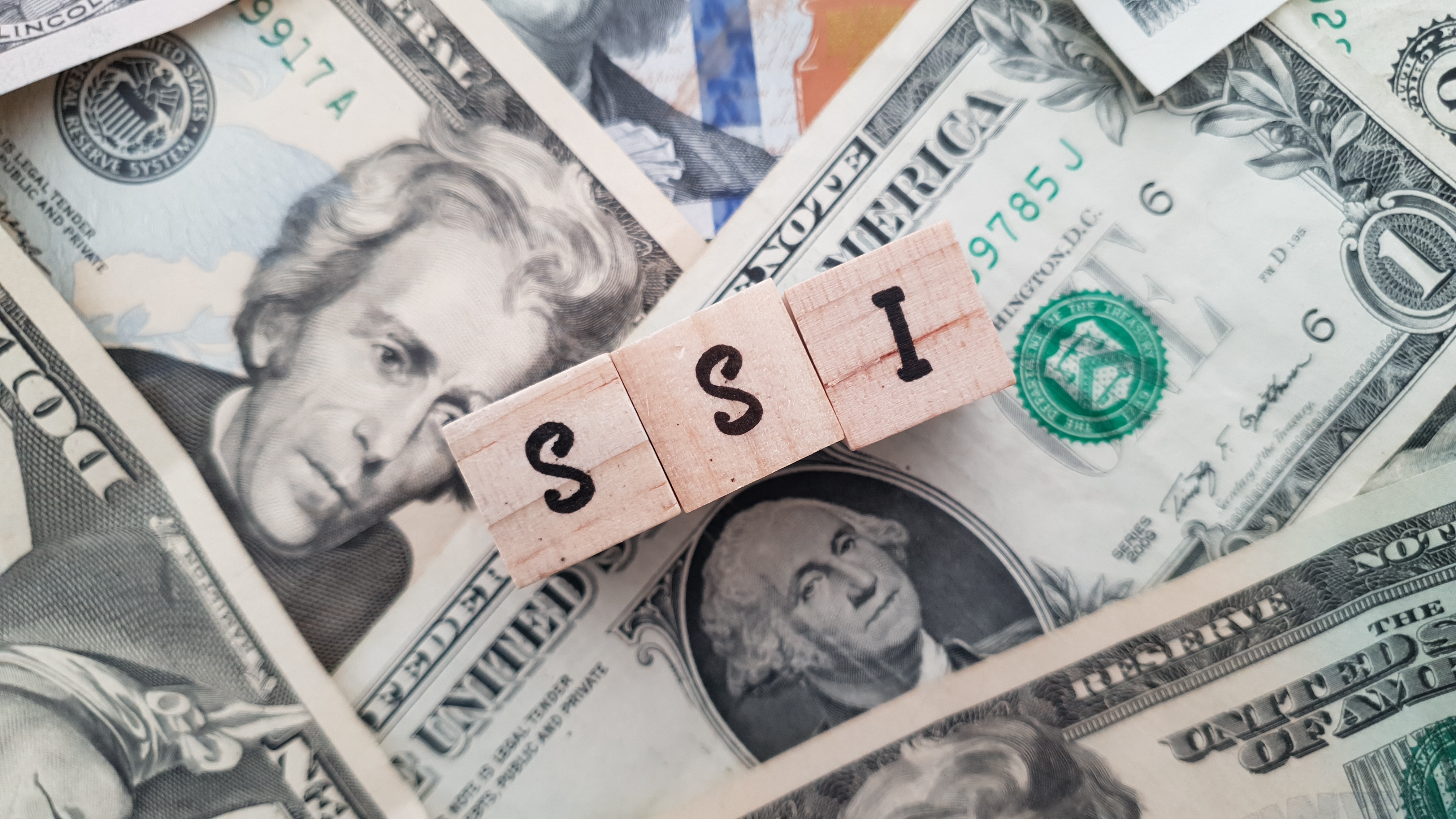 ¿Cuáles son los ingresos máximos permitidos para calificar al SSI del Seguro Social en 2026?