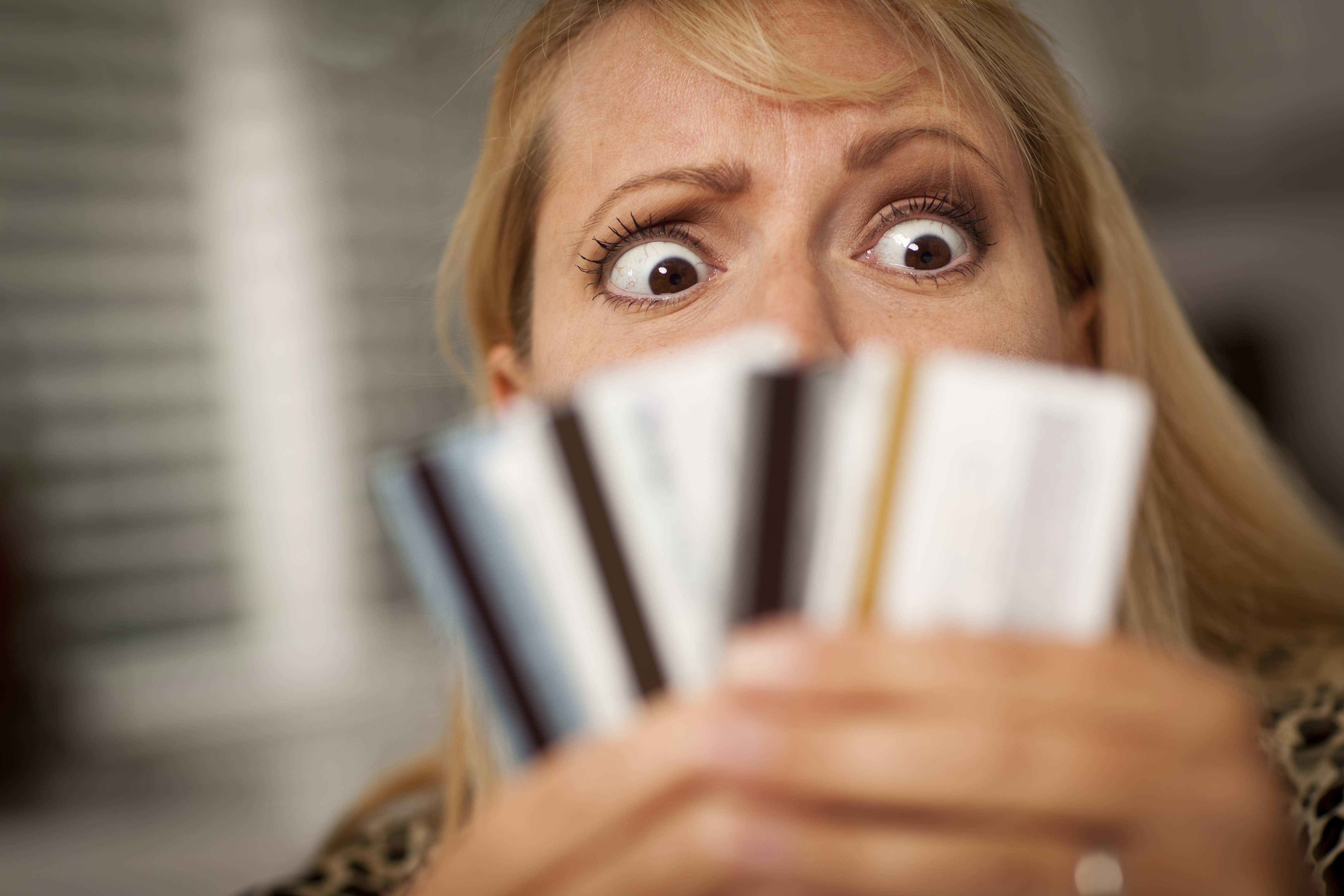 ¿Qué pasa si te atrasas tres pagos en tu tarjeta de crédito?