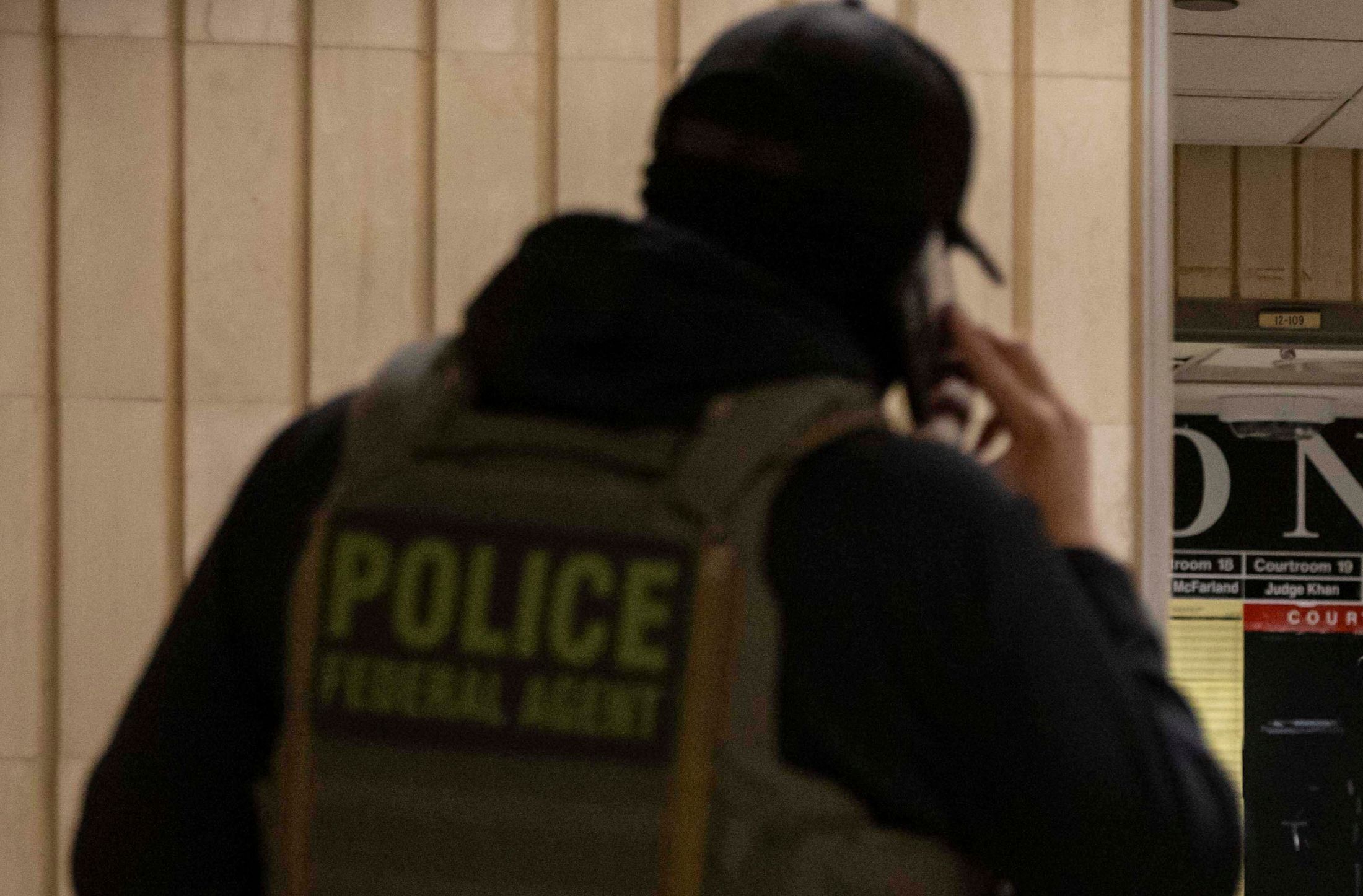 Votó por Trump y terminó golpeado por su política migratoria; el ICE detuvo a su prometida