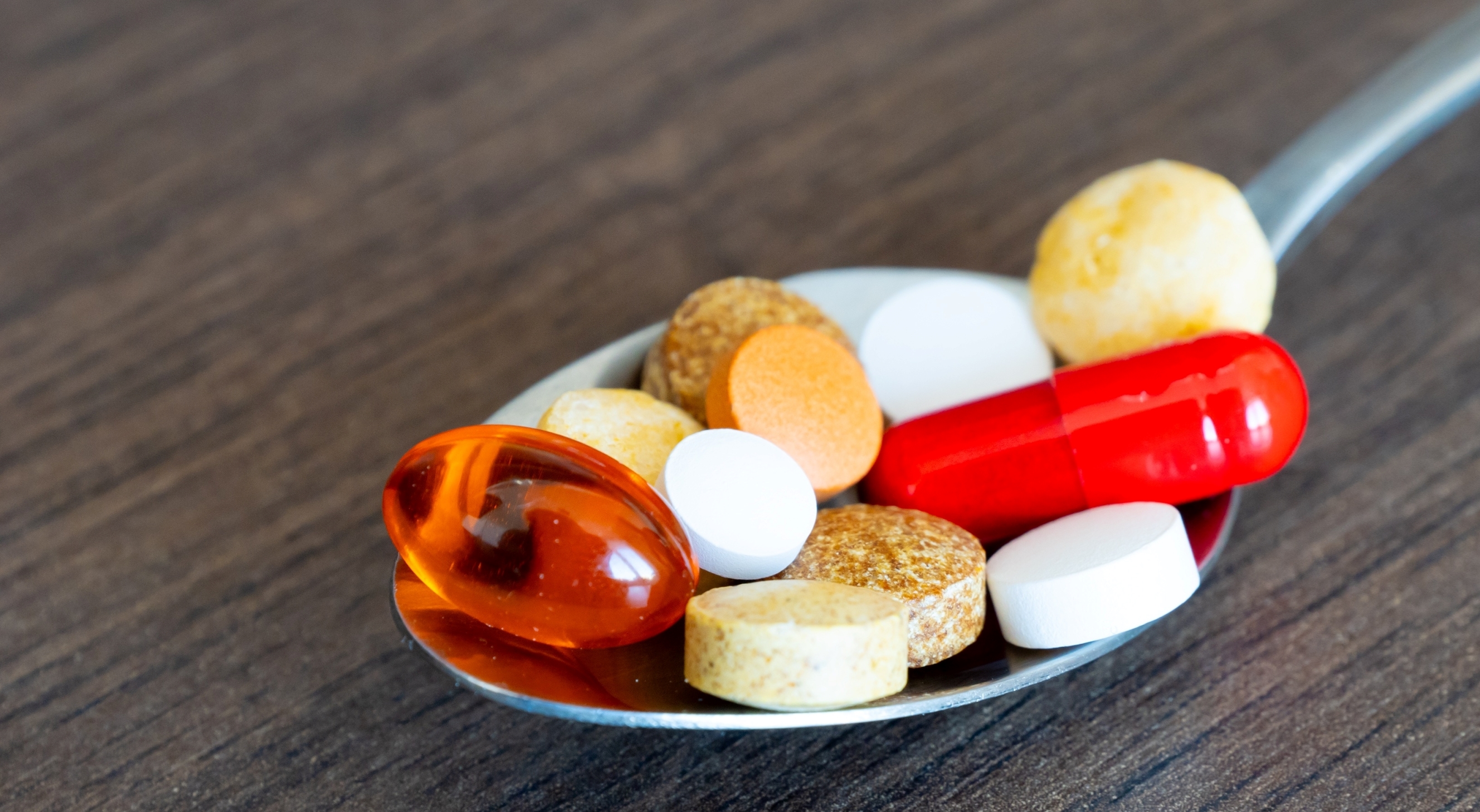 Conoce los riesgos que puede acarrear una sobredosis de vitaminas