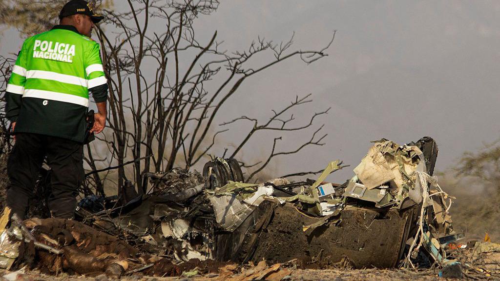 13 personas mueren en Perú al estrellarse una avioneta turística cerca de las Líneas de Nazca