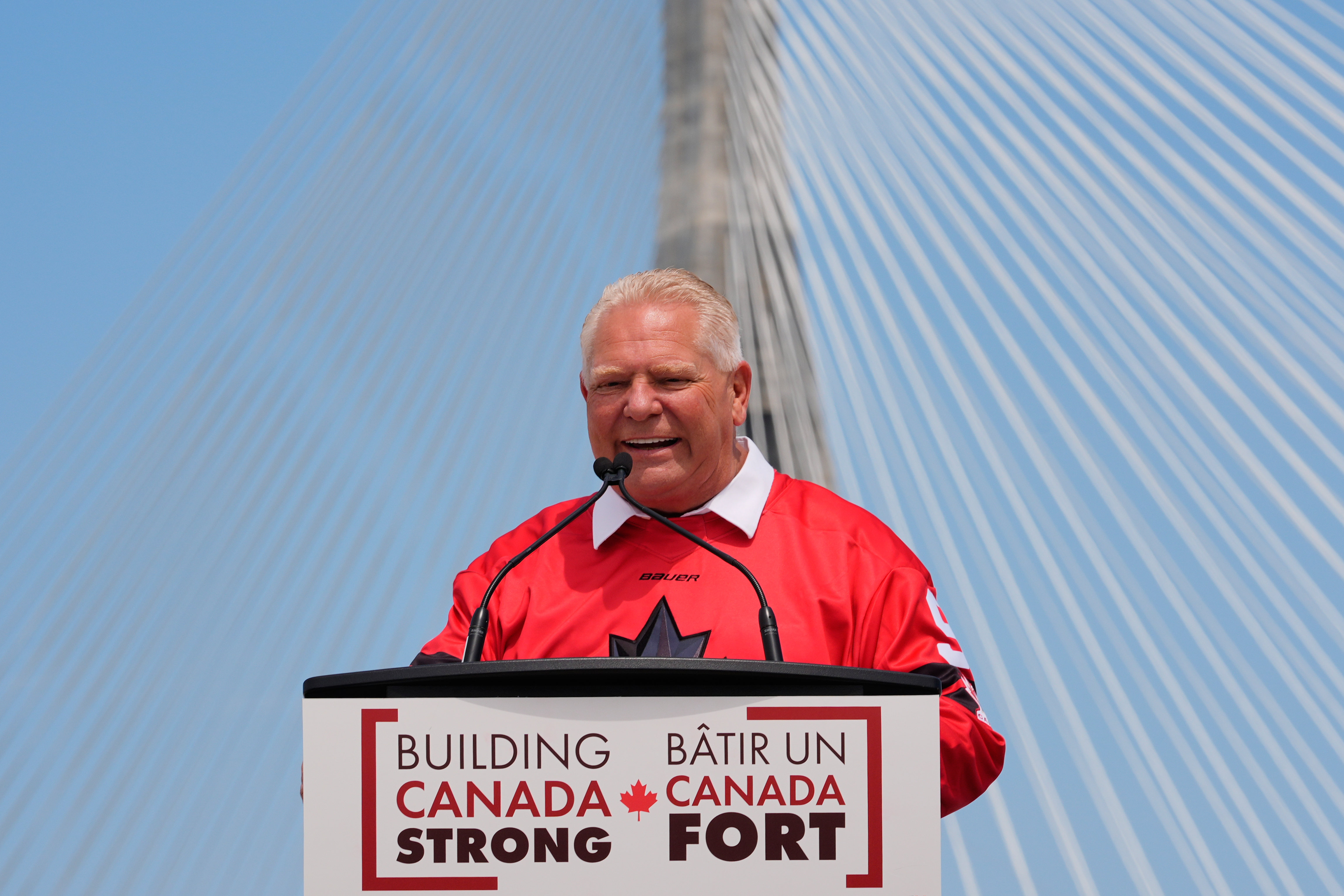 Ontario amenaza con cortar electricidad a EE.UU. en plena guerra comercial con Trump