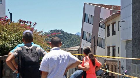 Según el alcalde de Manizales, Jorge Rojas, 15 edificios quedaron colapsados y un centenar con daños.
