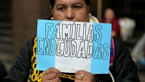 "Ya ni intentamos refinanciar la deuda porque es impagable": los millones de argentinos que se han convertido en morosos (y qué dice sobre la economía del país)