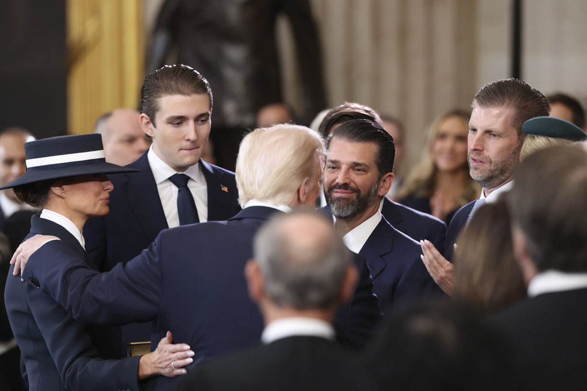 Empresa de la familia Trump recibe aprobación preliminar para obtener una licencia bancaria