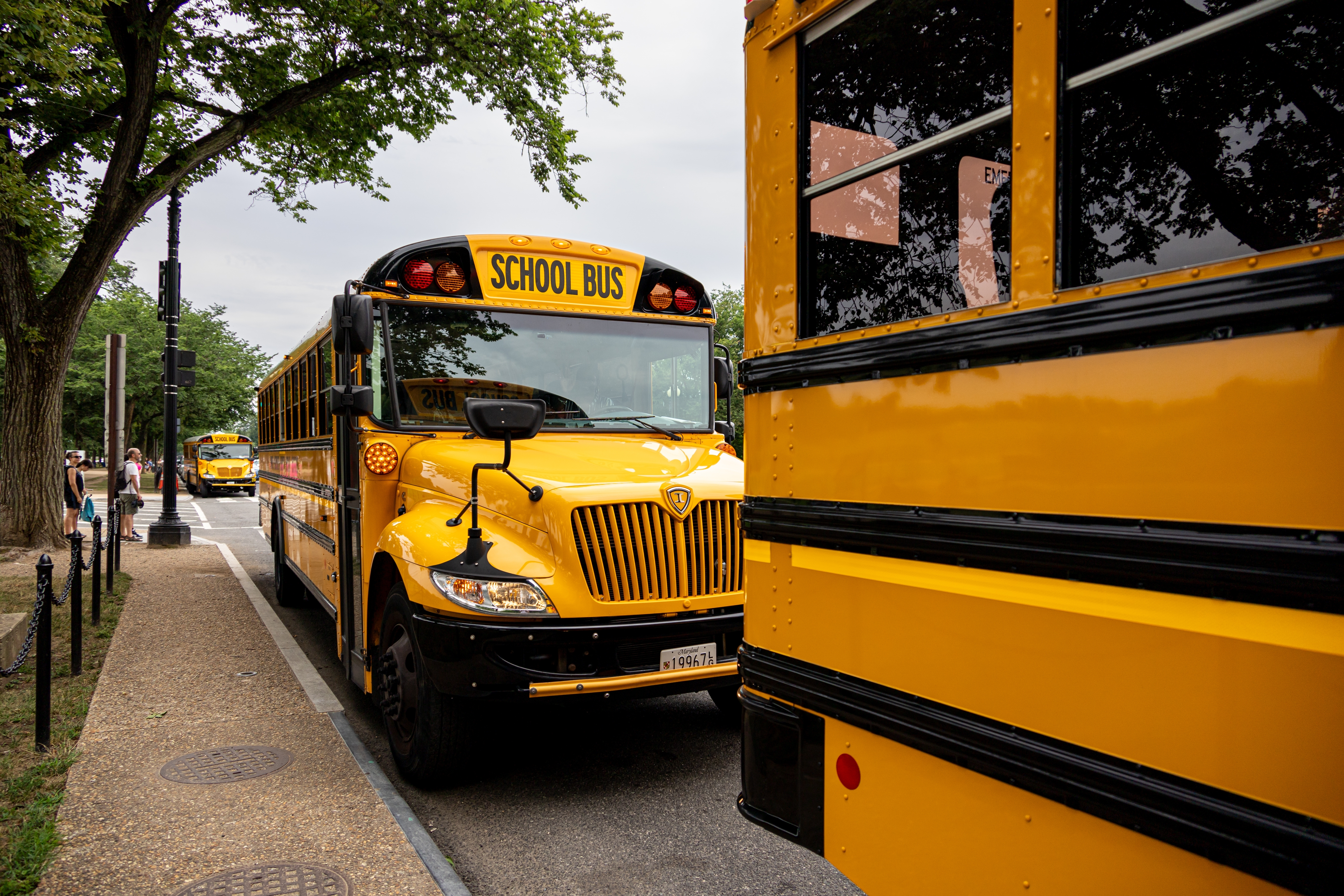 Niña de 6 años con autismo murió tras ser dejada en un autobús caliente afuera de una guardería en Tennessee