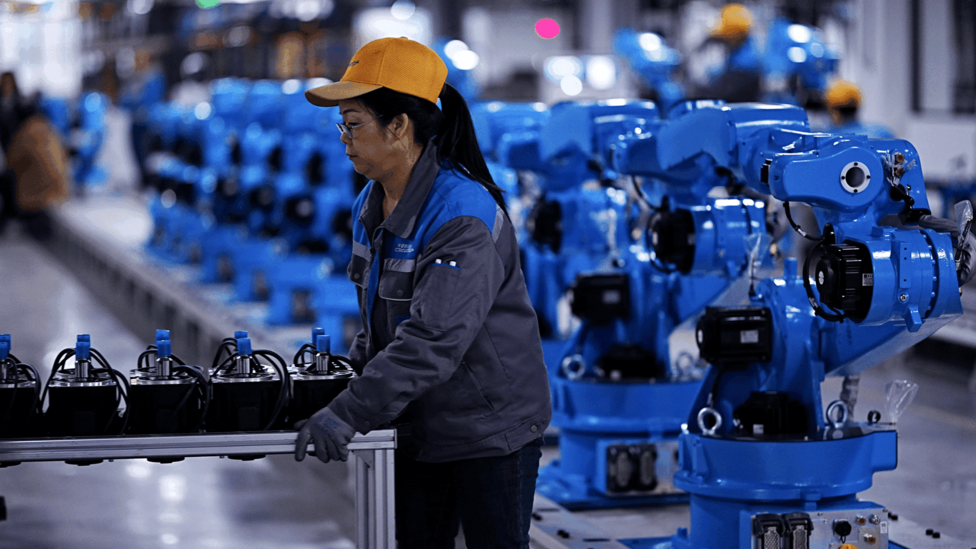 La revolución de las máquinas que se gesta en China y va mucho más allá de los robots humanoides