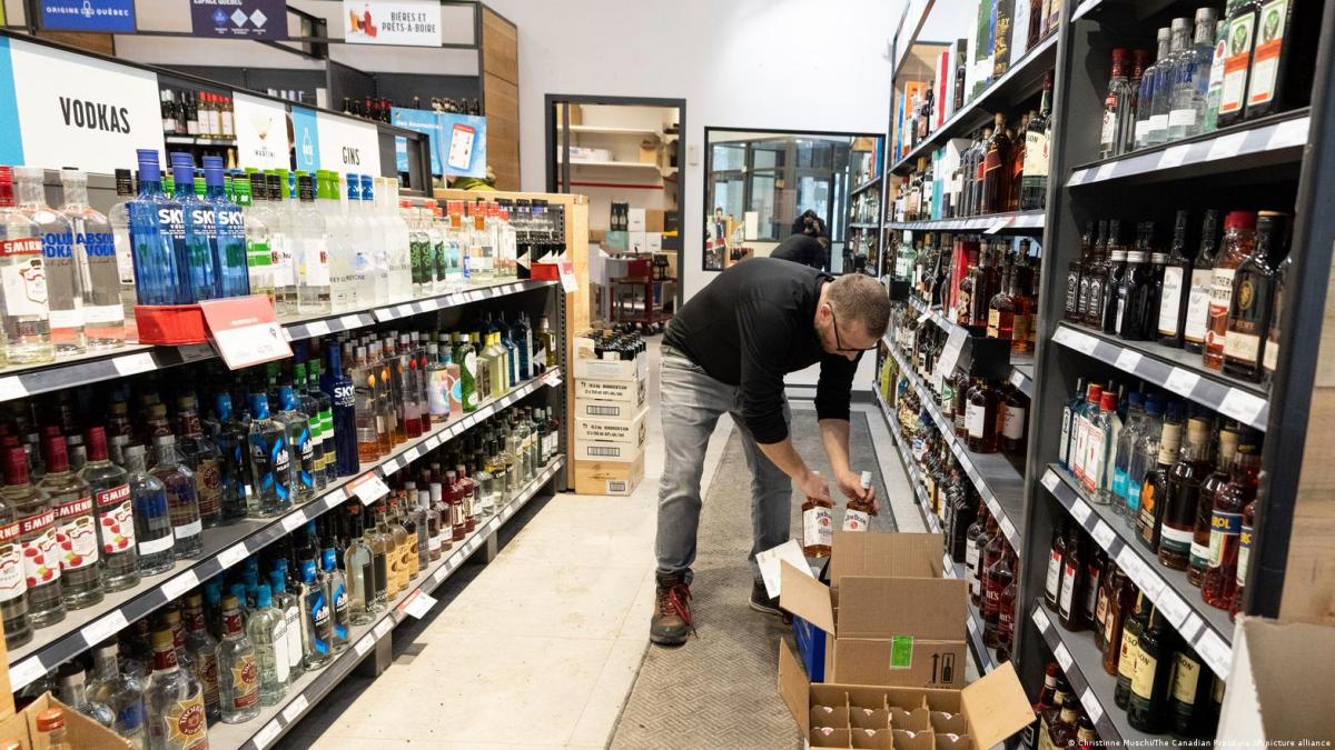 Entra en vigor veto de EE.UU. a importaciones de Canadá