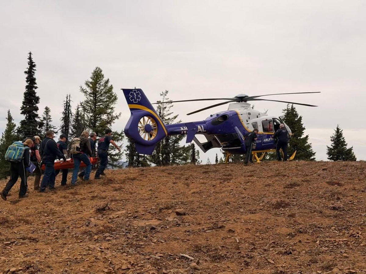 Niña de 9 años resulta gravemente herida tras caer durante una caminata en una montaña de Washington