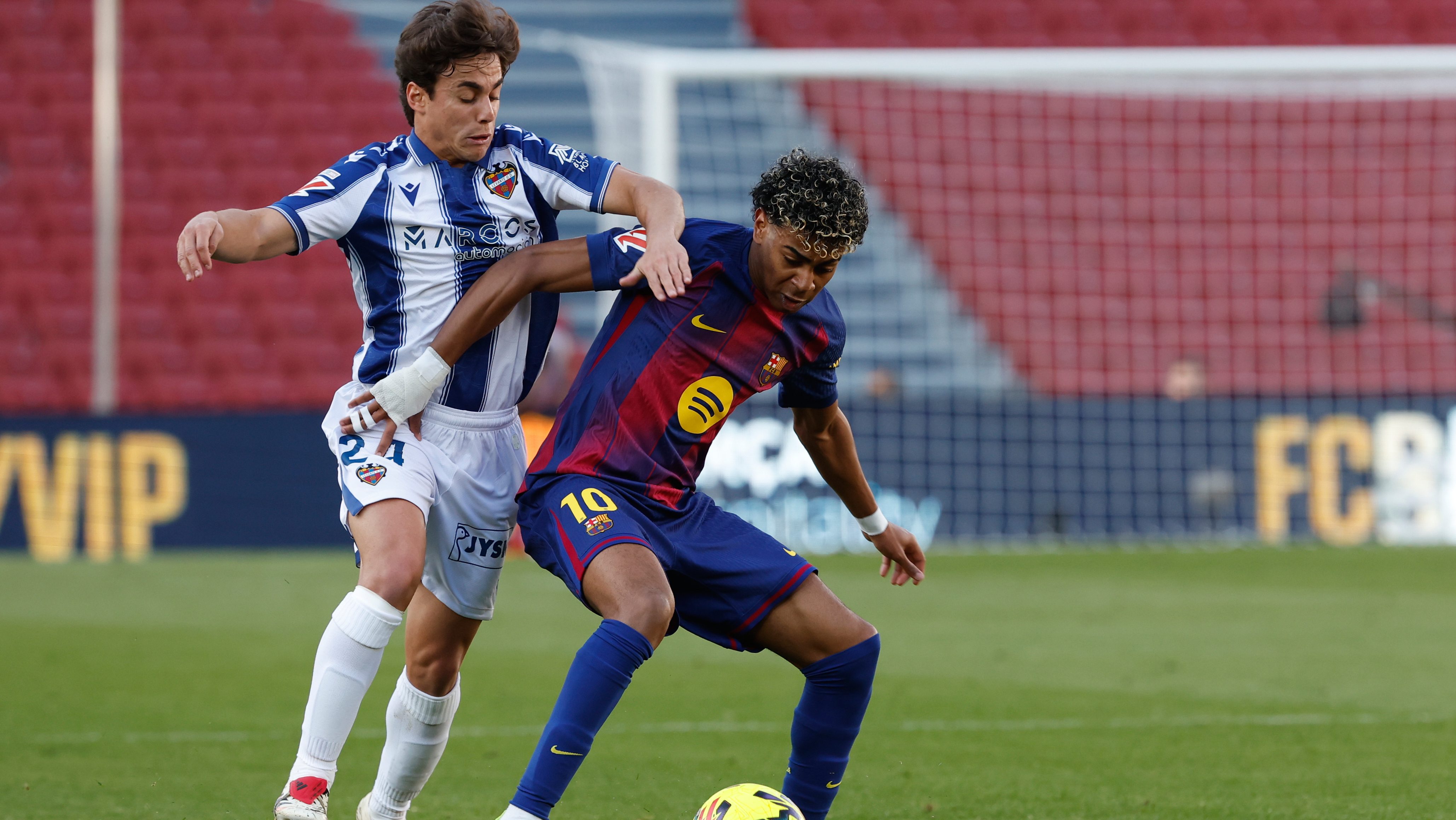 América hace oficial la llegada de Carlos Álvarez, que llega como refuerzo desde España