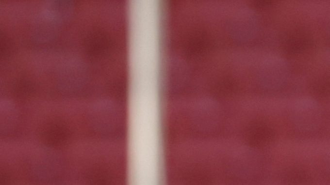 Carlos Álvarez disputa un balón con Lamine Yamal en LaLiga.