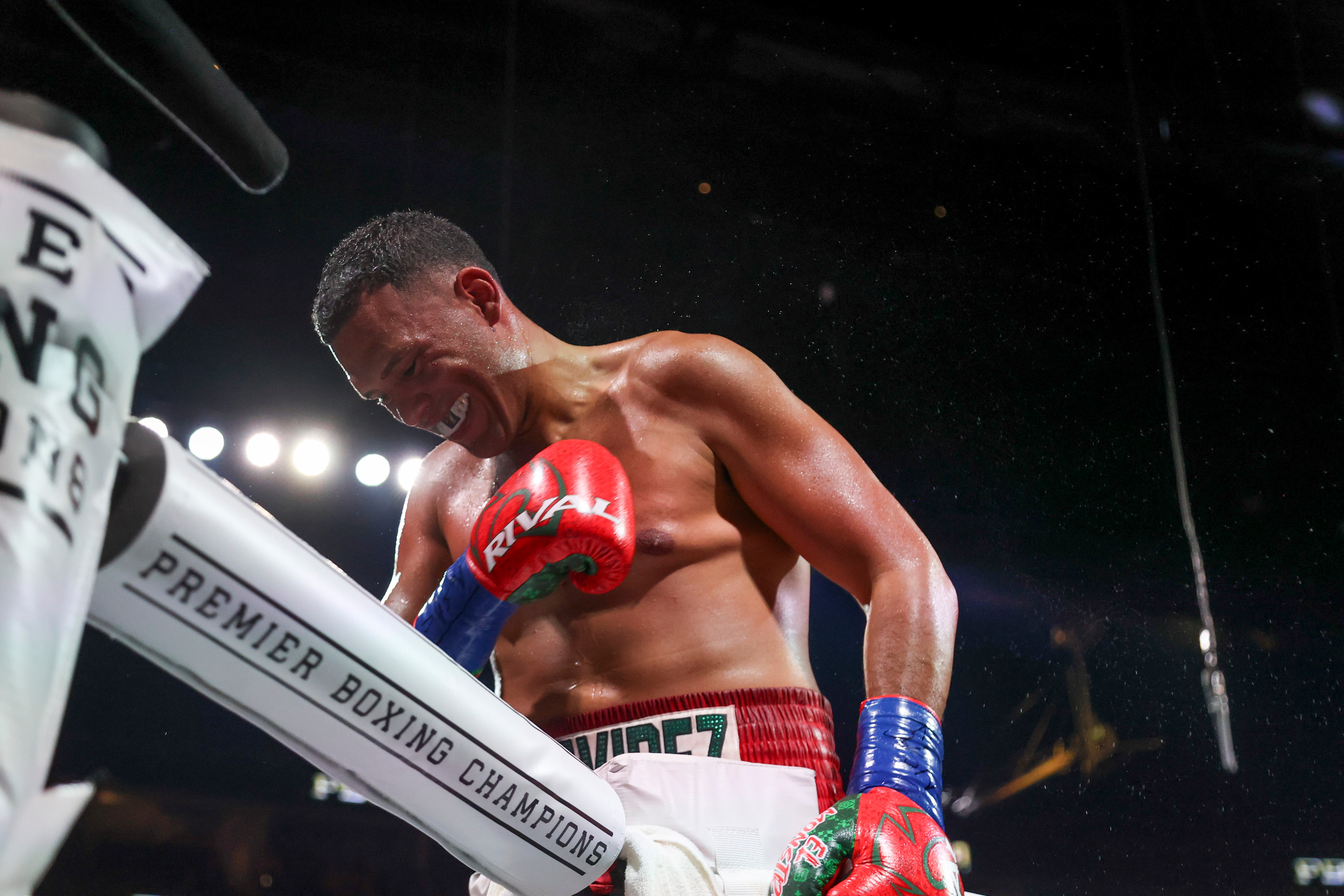 David Benavídez suena como rival inmediato para Fury