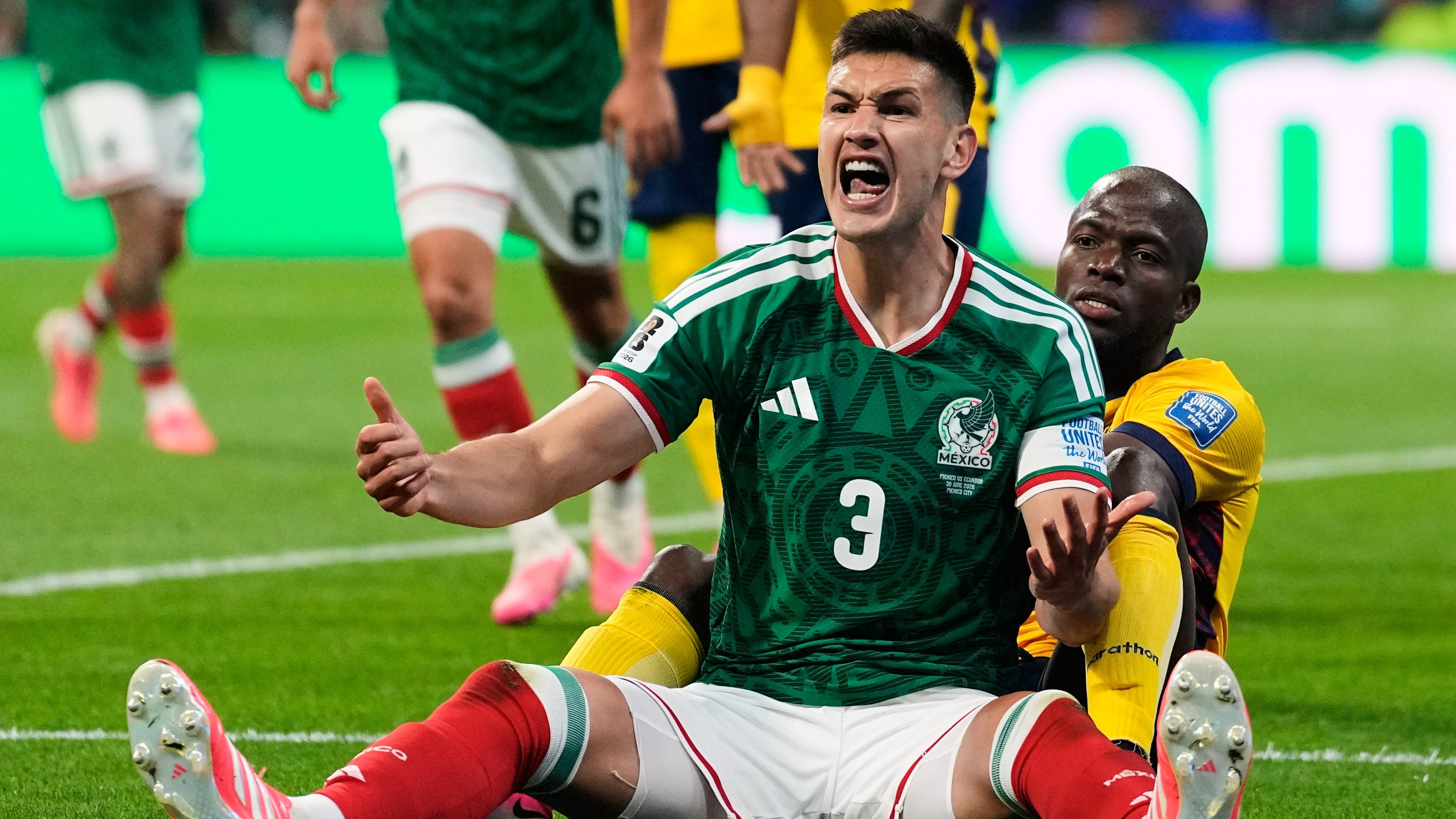 César Montes es baja del Tri por lesión y Rafa Márquez llama a Dagoberto Espinoza