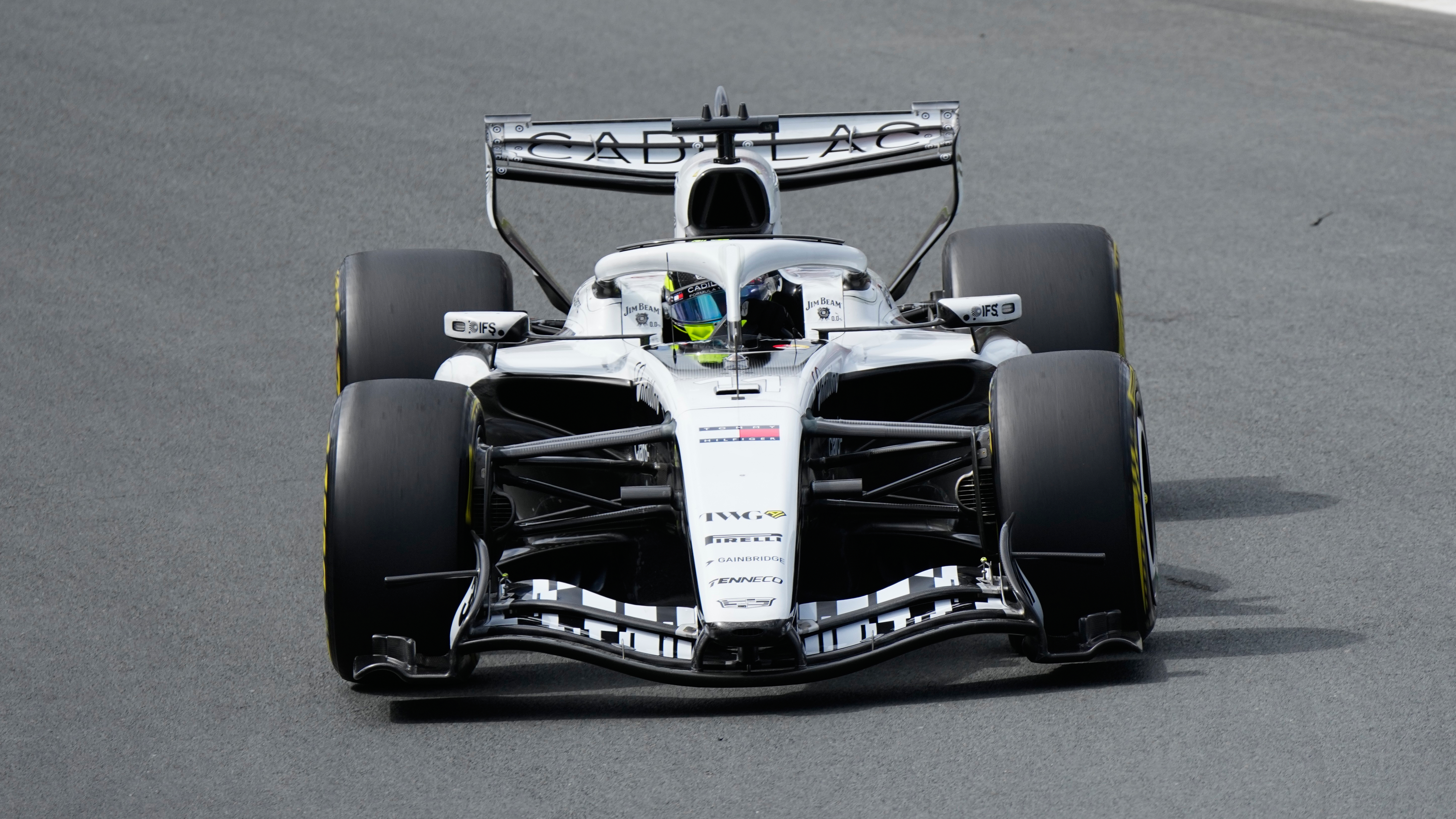 Checo Pérez explica otra mala tarde en la Fórmula 1: “Fue difícil, perdíamos mucho tiempo en las rectas”