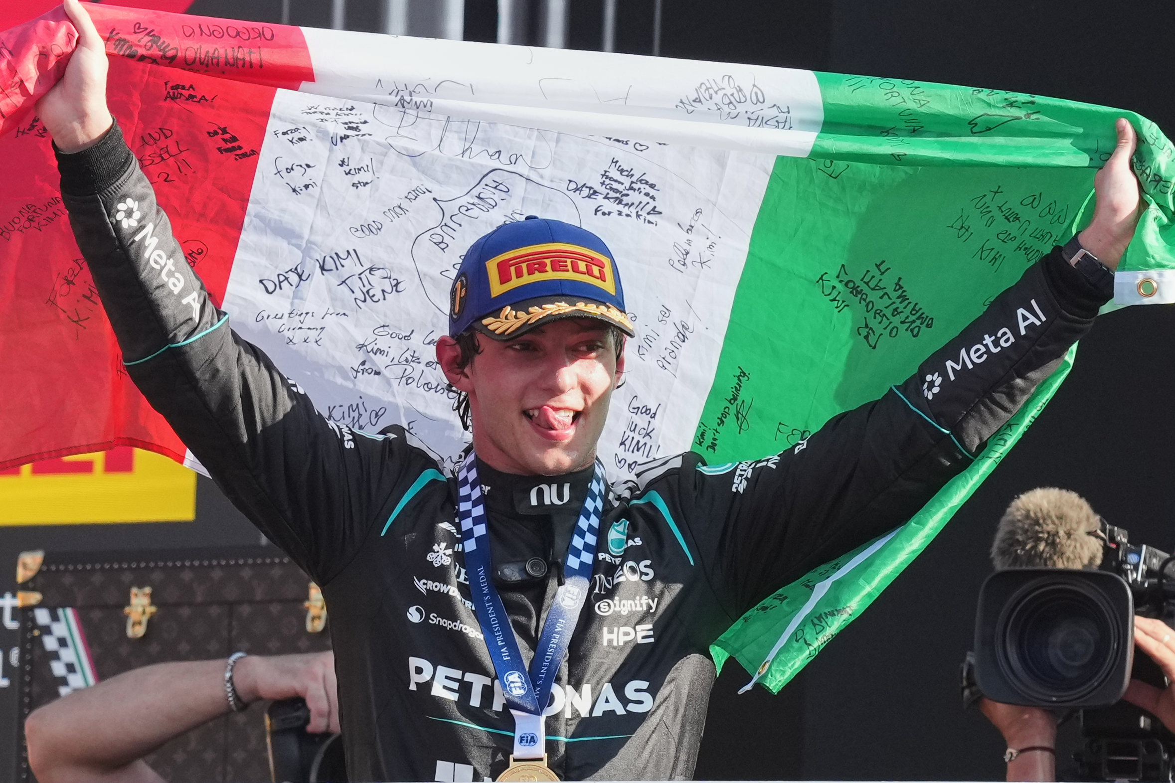 Antonelli se afianza como puntero del campeonato de F1 tras imponerse en Monza