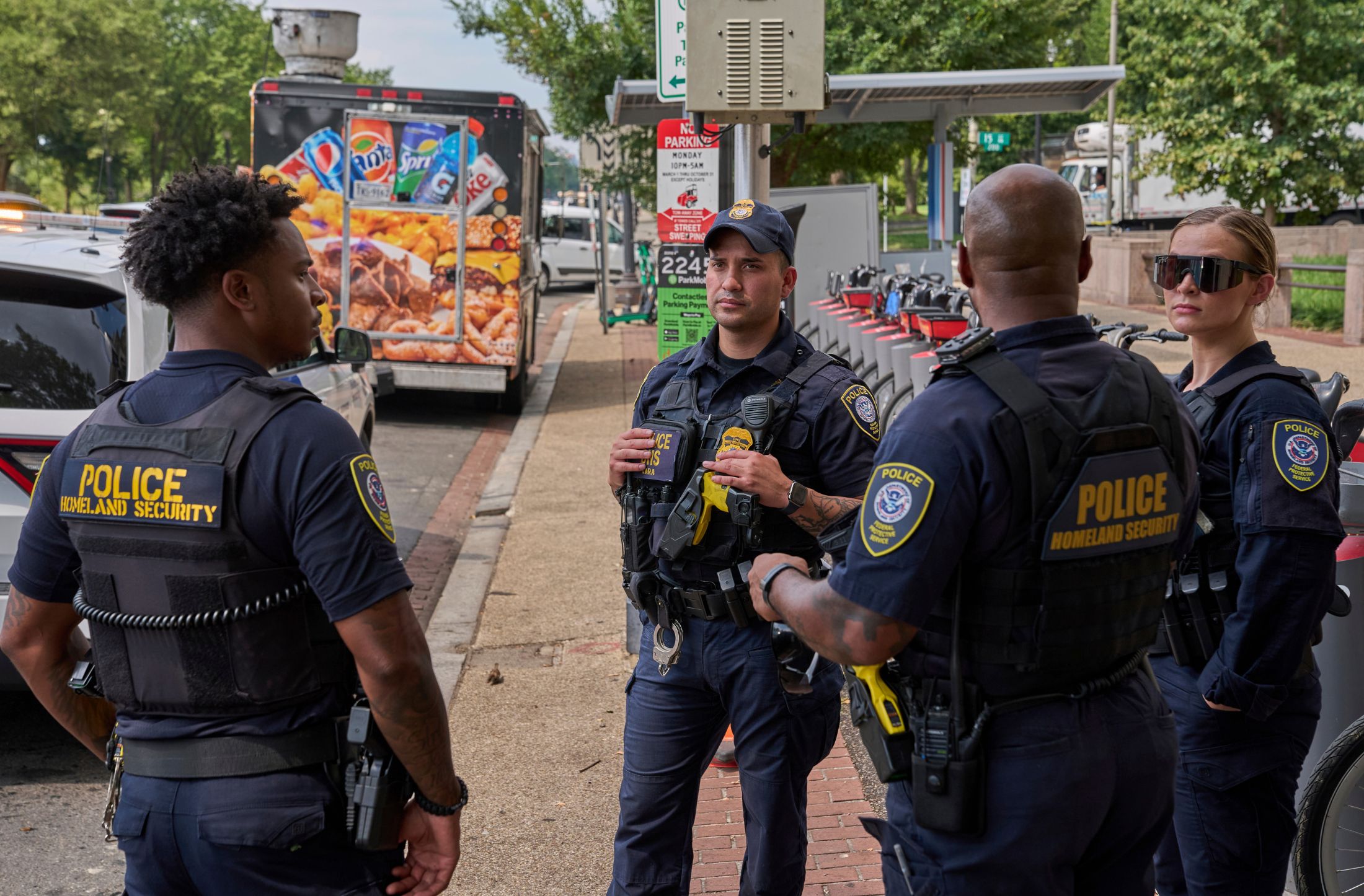 ICE rastrea a inmigrantes con ELITE, la app de Palantir que mapea sus ubicaciones