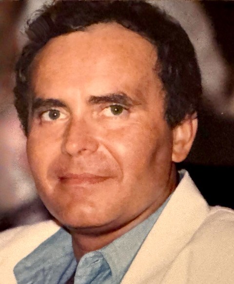 El actor, productor y traductor Rubén Arvizu en 1980.
