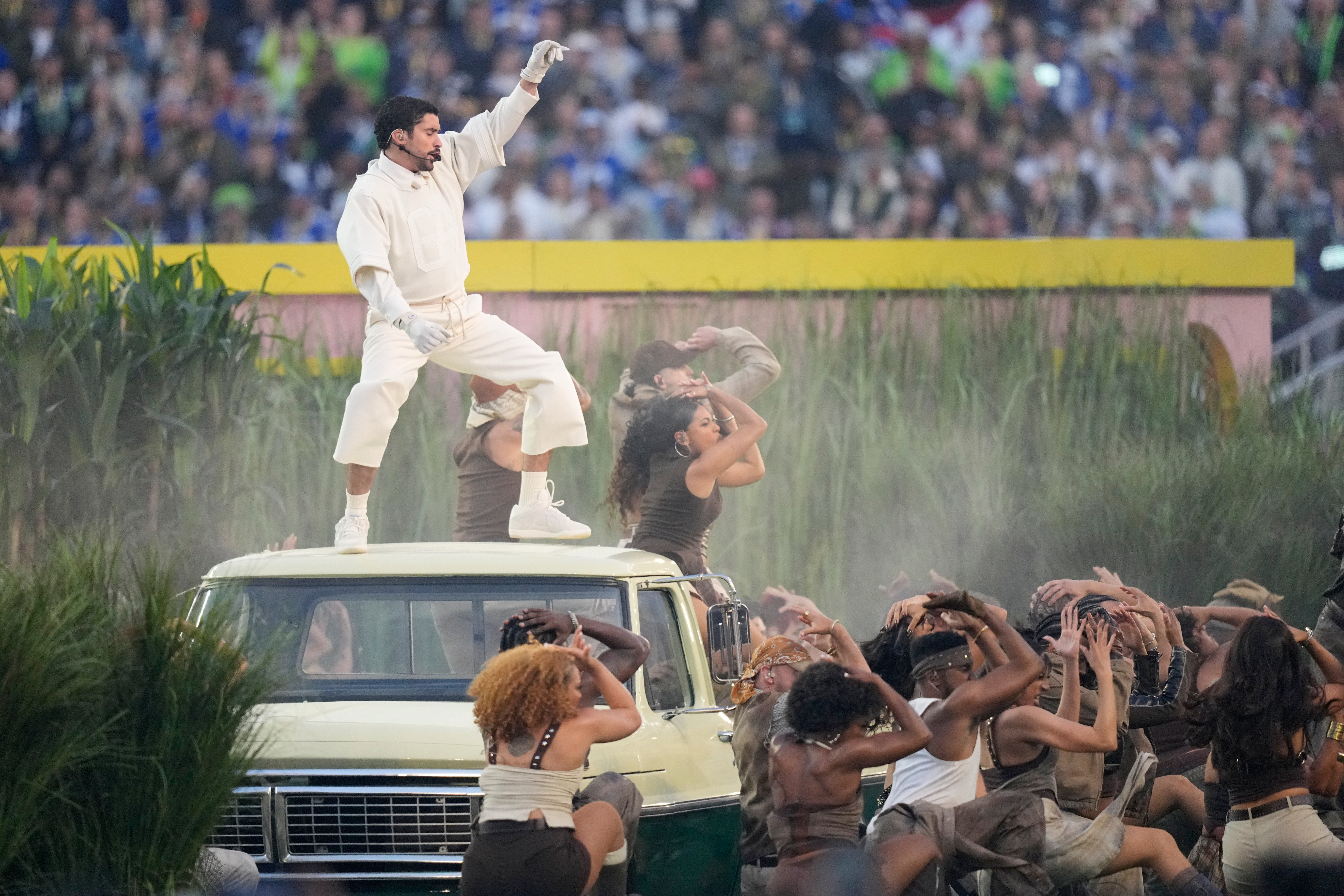 Bad Bunny gana un Emmy por su espectáculo de medio tiempo del Super Bowl