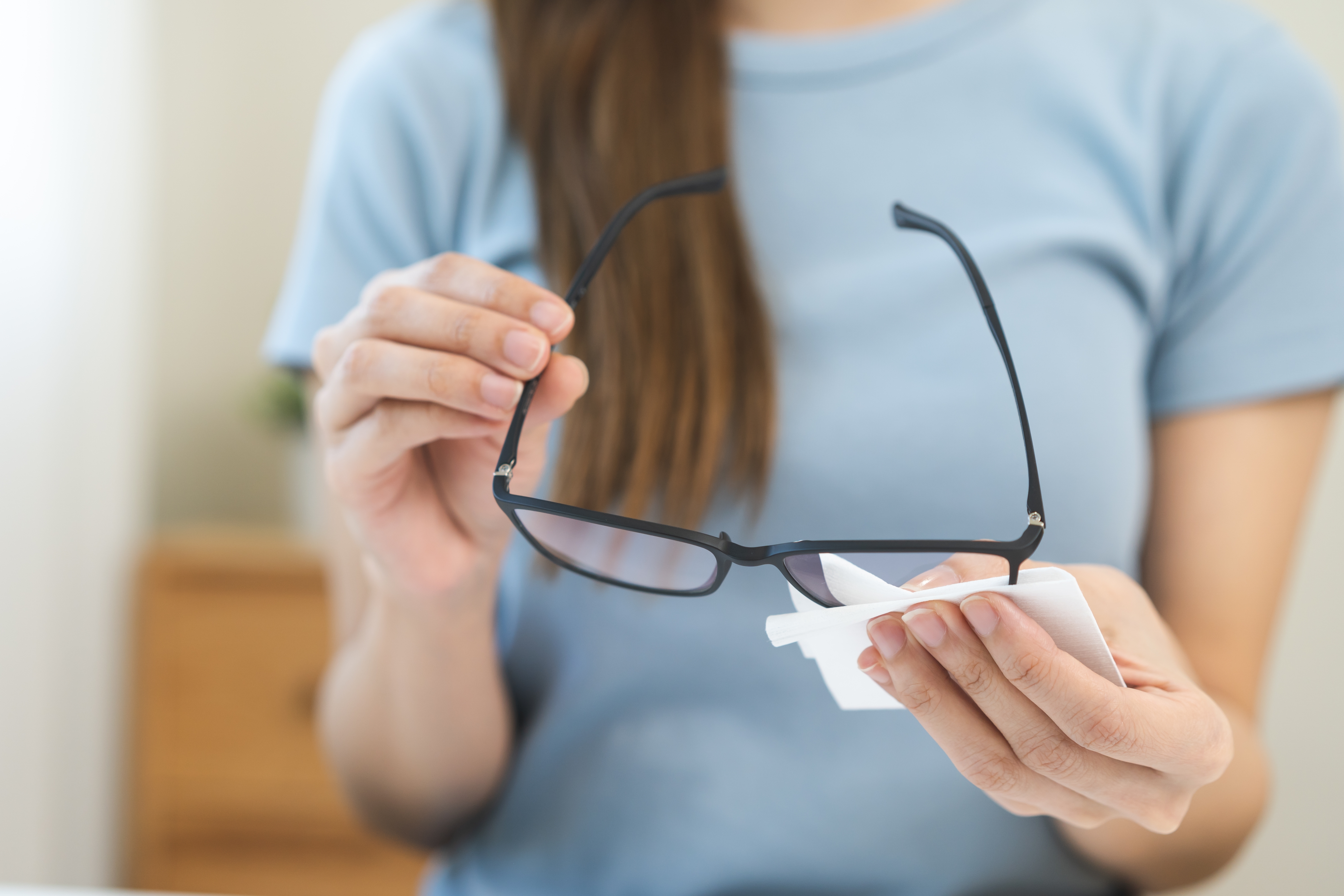 Cuán efectivo es limpiar los lentes con vinagre y cómo hacerlo correctamente