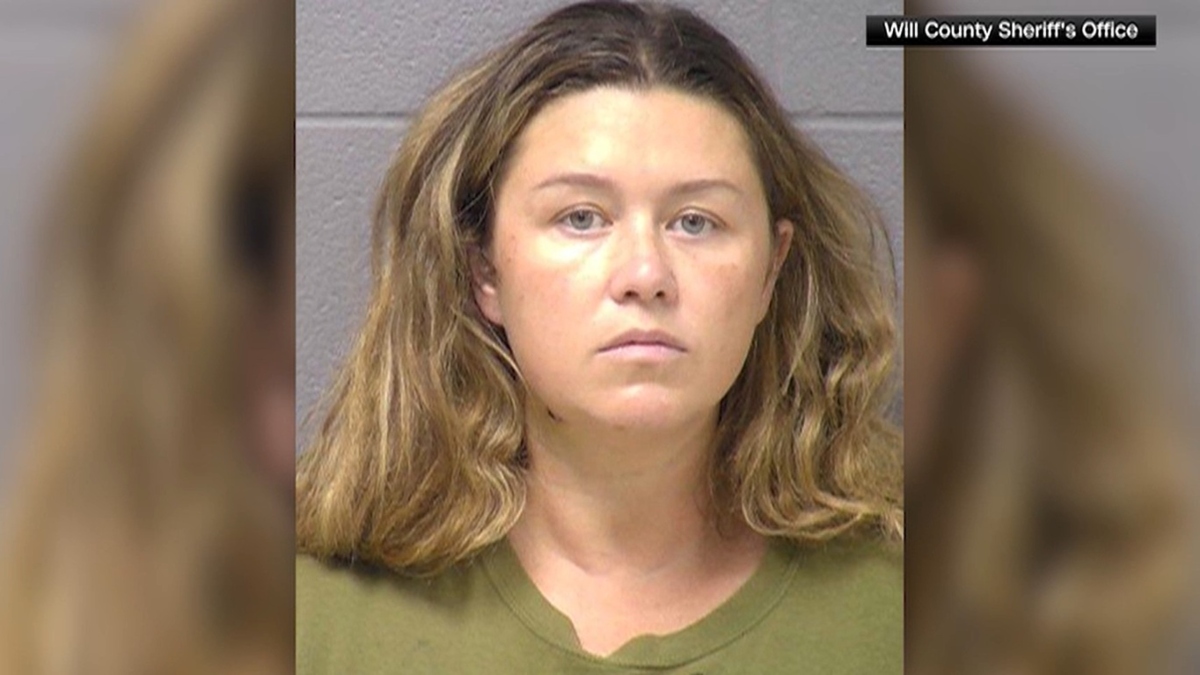 Una madre de Illinois acusada de asesinar a su hijo de 2 años dijo a la policía que creía que era el diablo