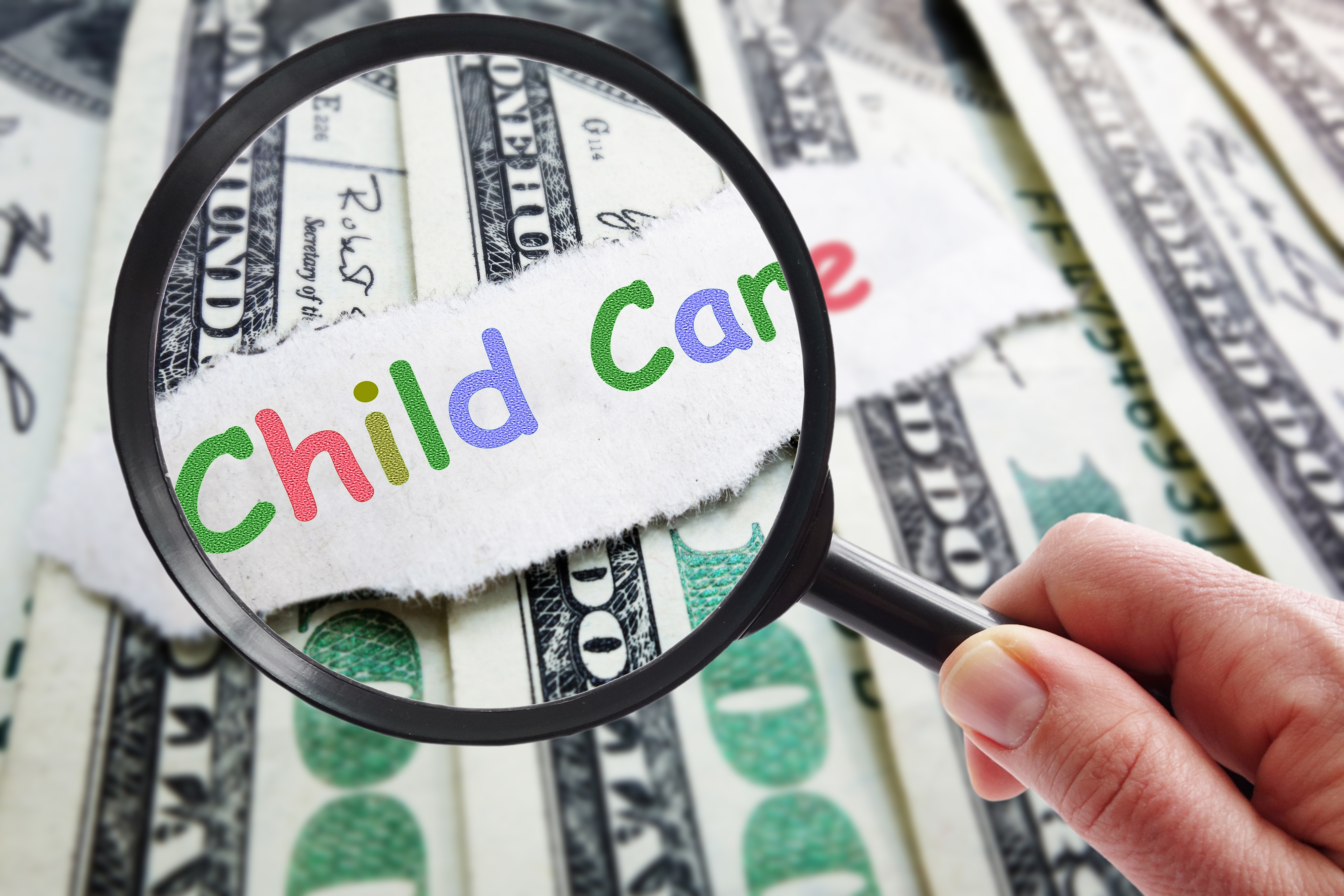 Cómo Labor Day y el cumpleaños de tu hijo pueden elevar el gasto en cuidado infantil