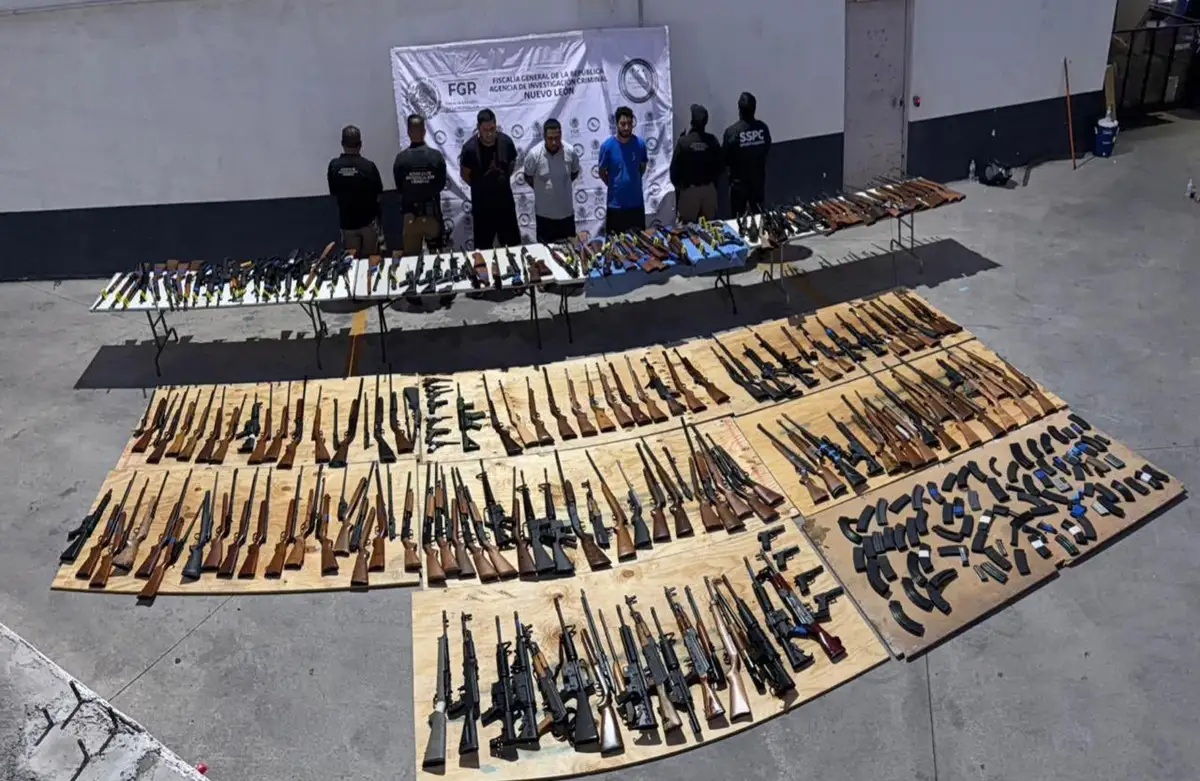 El decomiso de más de 200 armas que cruzaron de Texas a México es uno de los más grandes del año