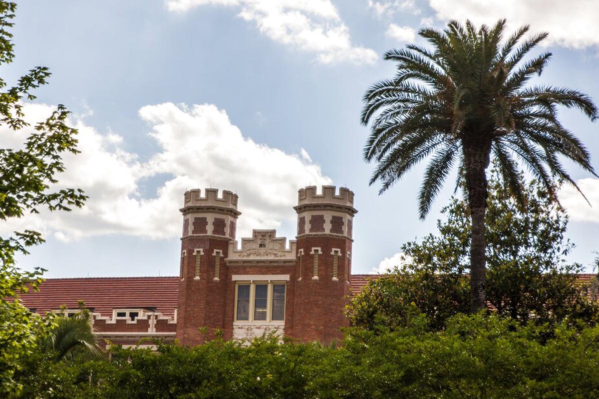 Universidades públicas de Florida impedirán matricularse a estudiantes carentes de estatus migratorio