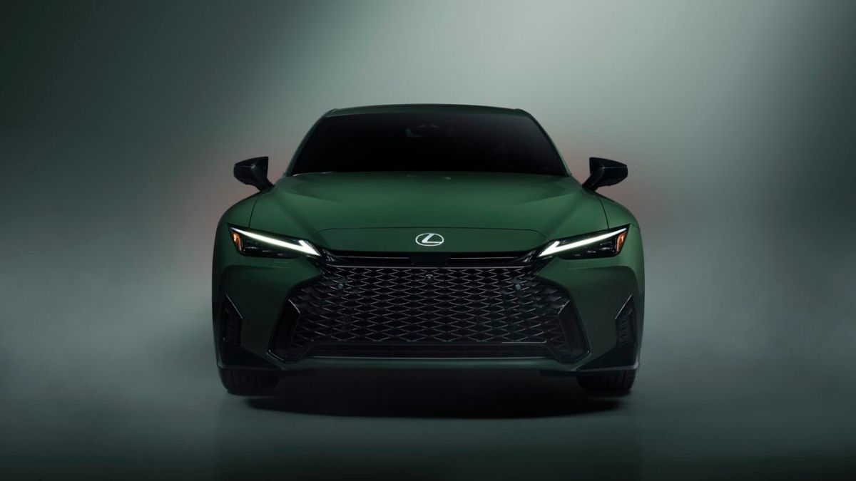 Lexus prepara un IS 2027 exclusivo con solo 350 unidades