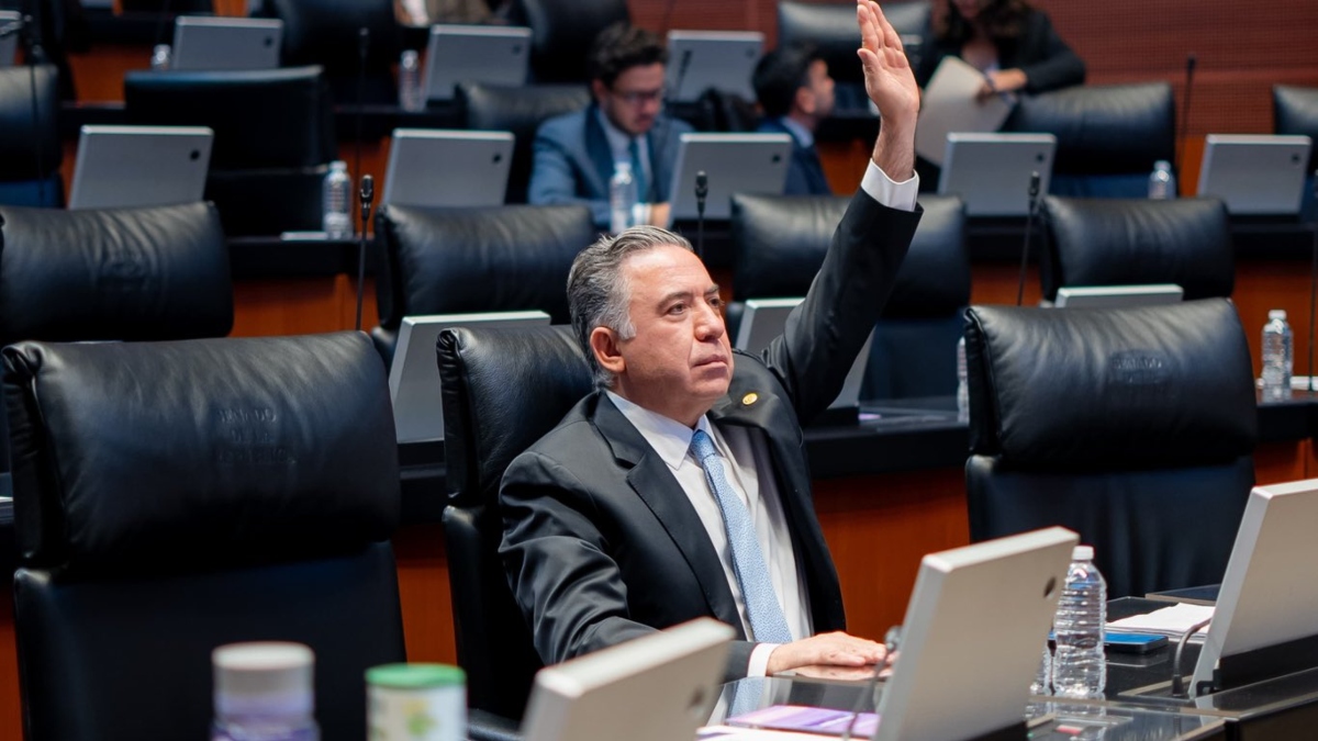 Reaparece el senador Enrique Inzunza y rechaza acusaciones de EE.UU. por vínculos con el narco