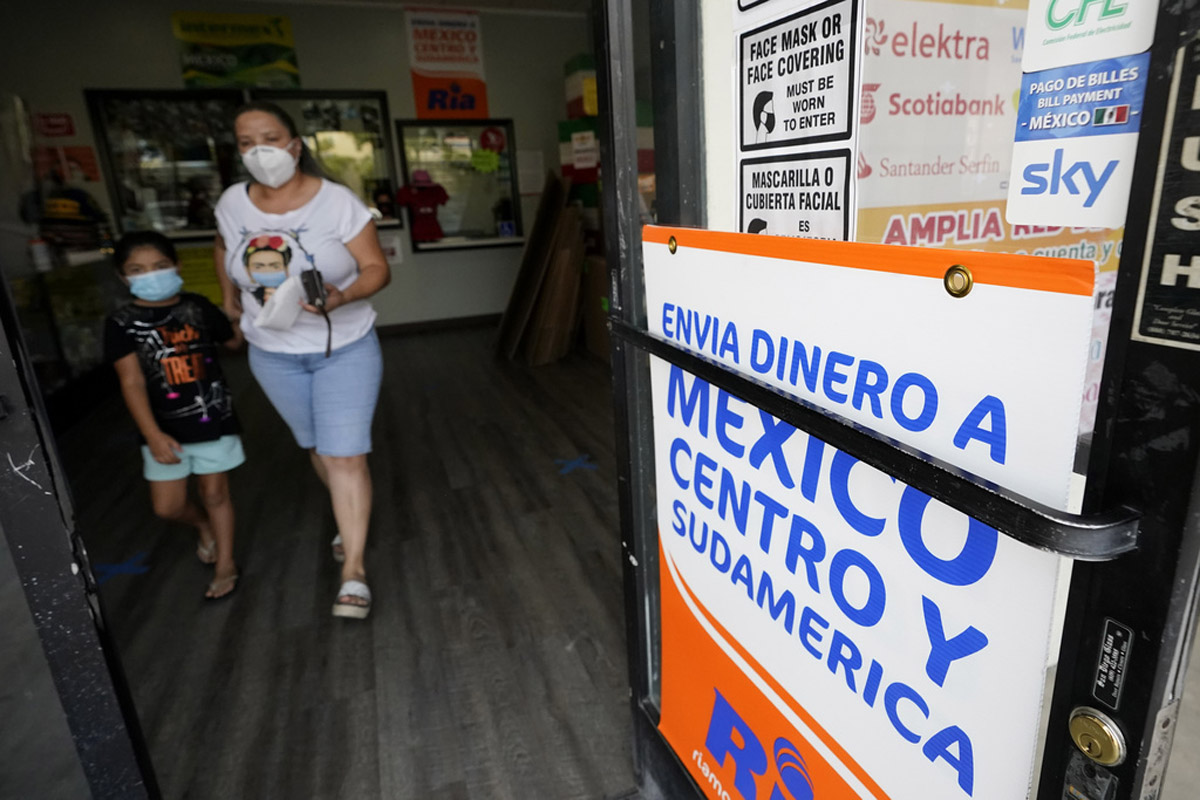 Se incrementan las remesas enviadas por los inmigrantes desde EE.UU. a México