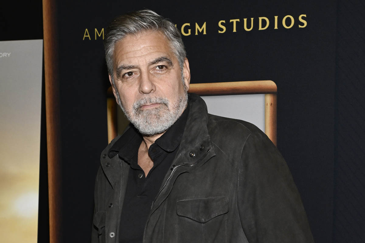 George Clooney arremete en contra del secretario de Defensa por "mofarse" de unas cadetes canadienses
