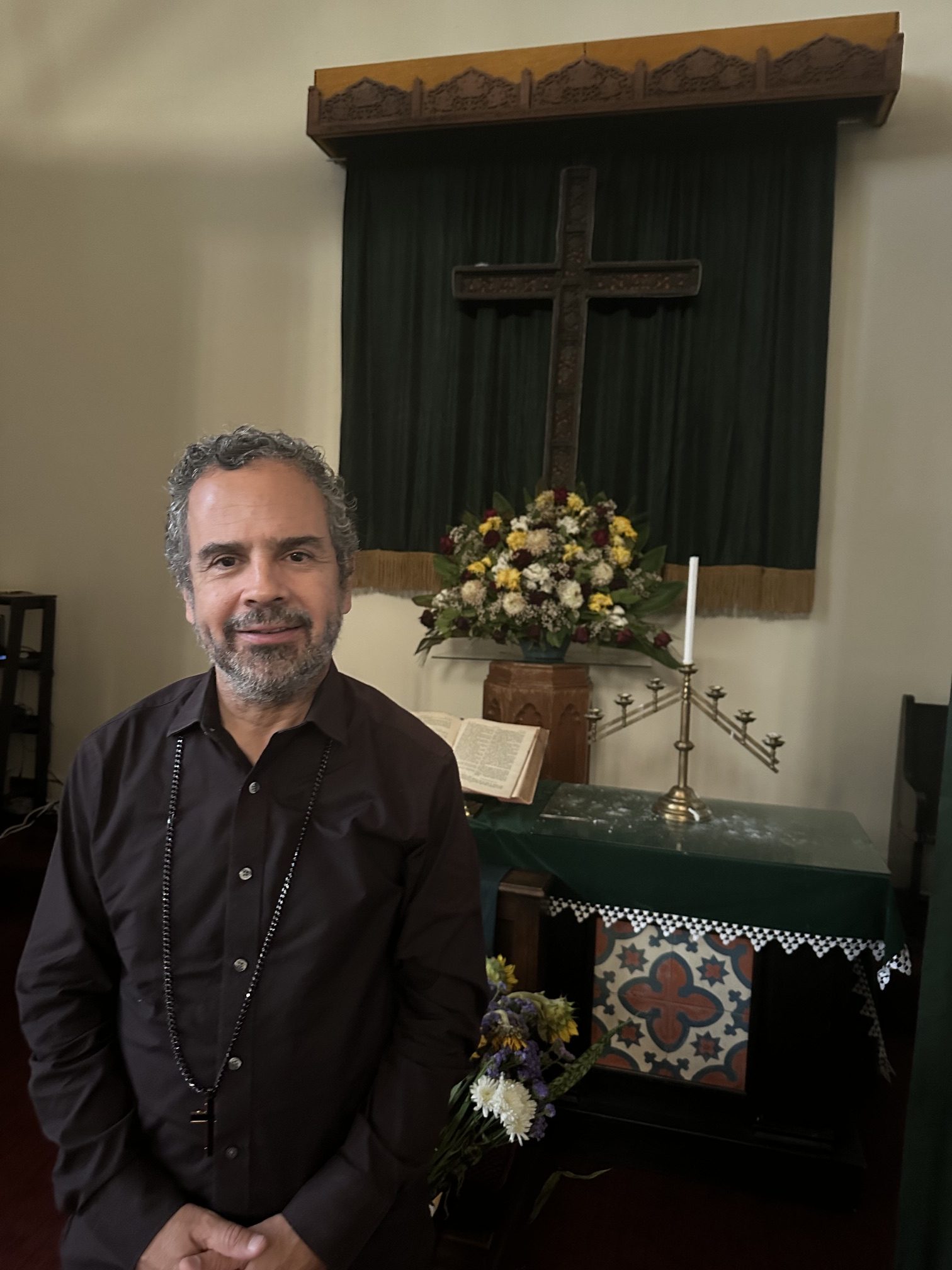 Pastor de Los Ángeles llama al centro de detención de ICE en Adelanto un “lugar del mal”