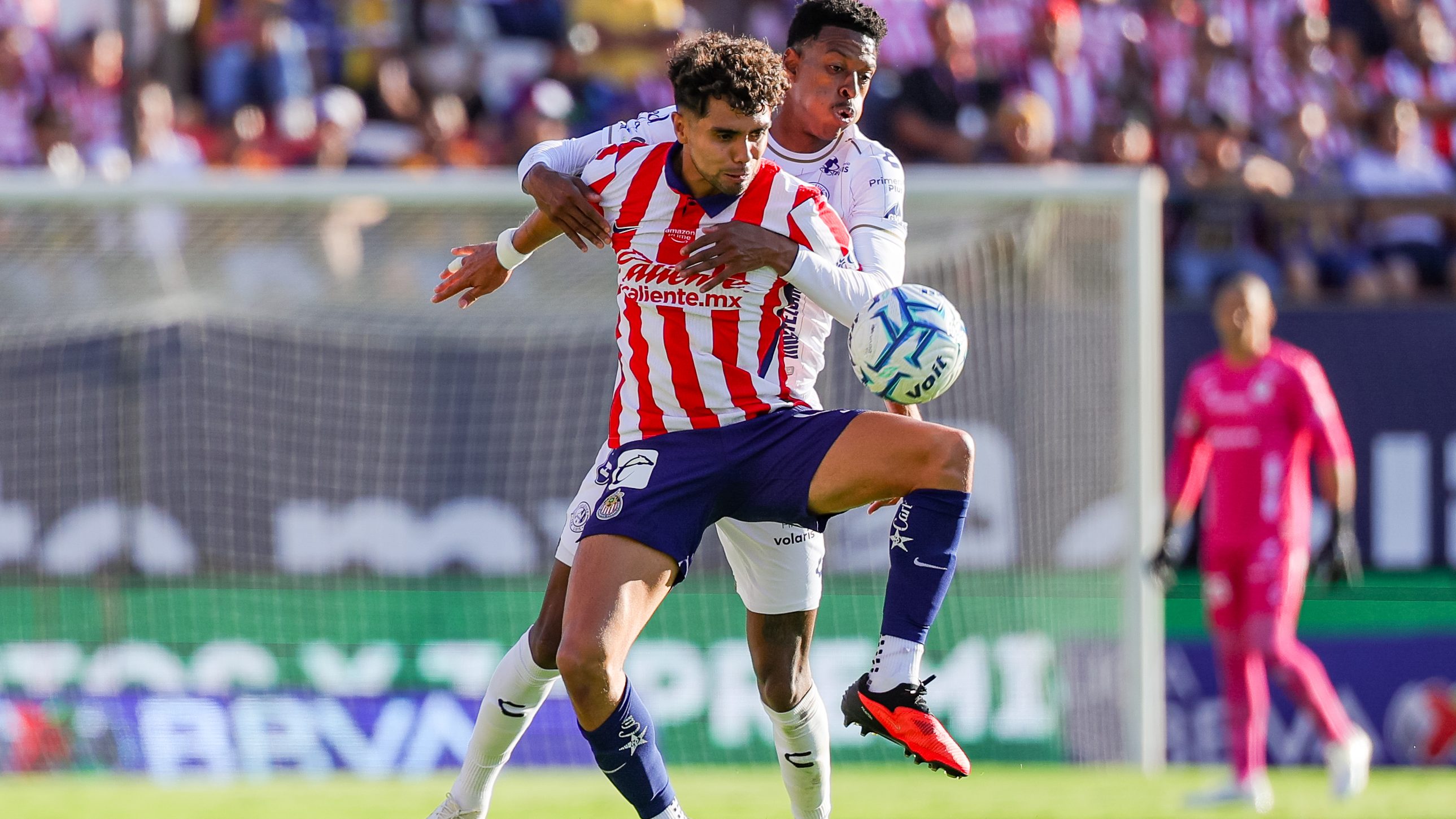 Chivas pega temprano en San Luis y asalta el subliderato del torneo