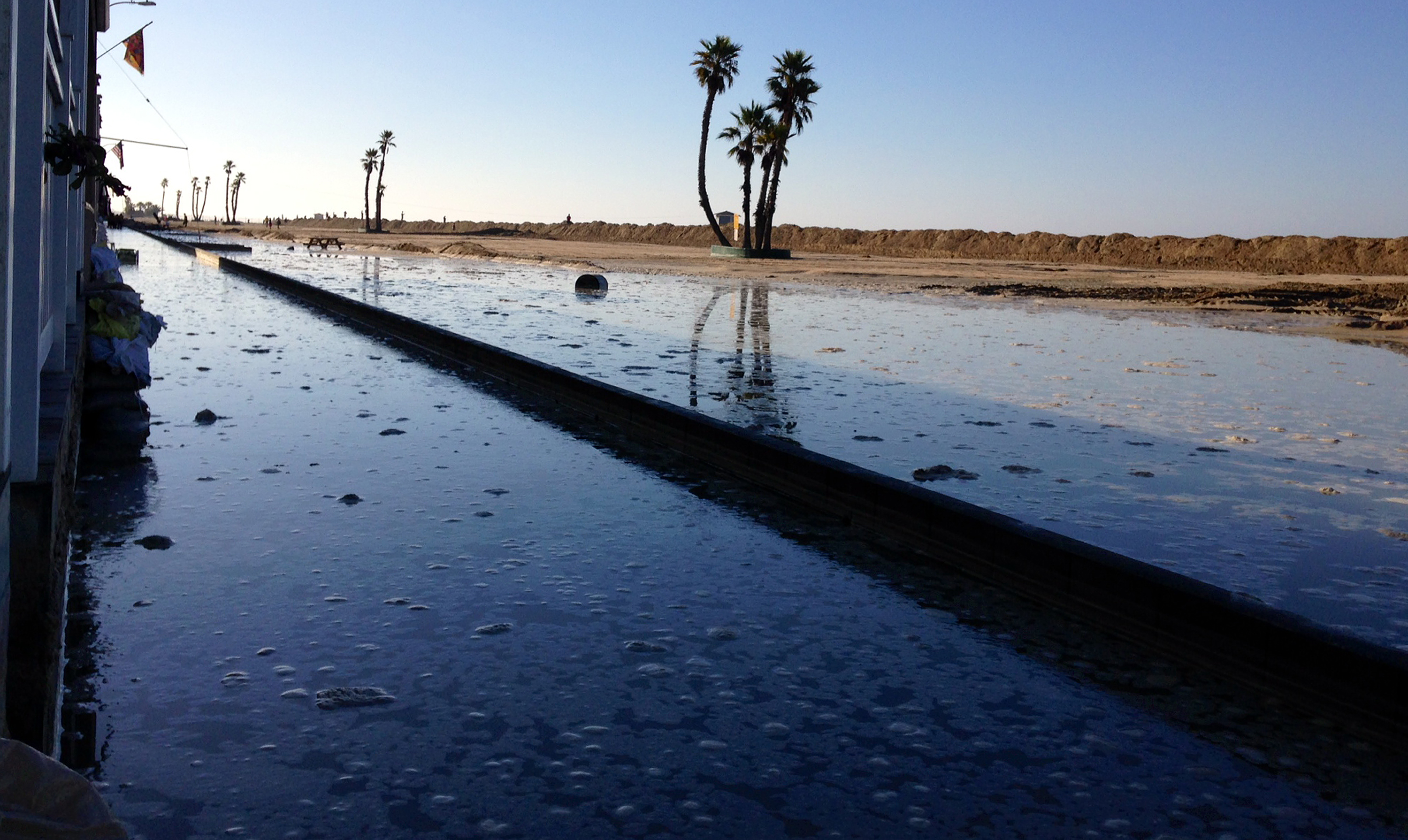 Huracán Marie provoca inundaciones en el sur de California