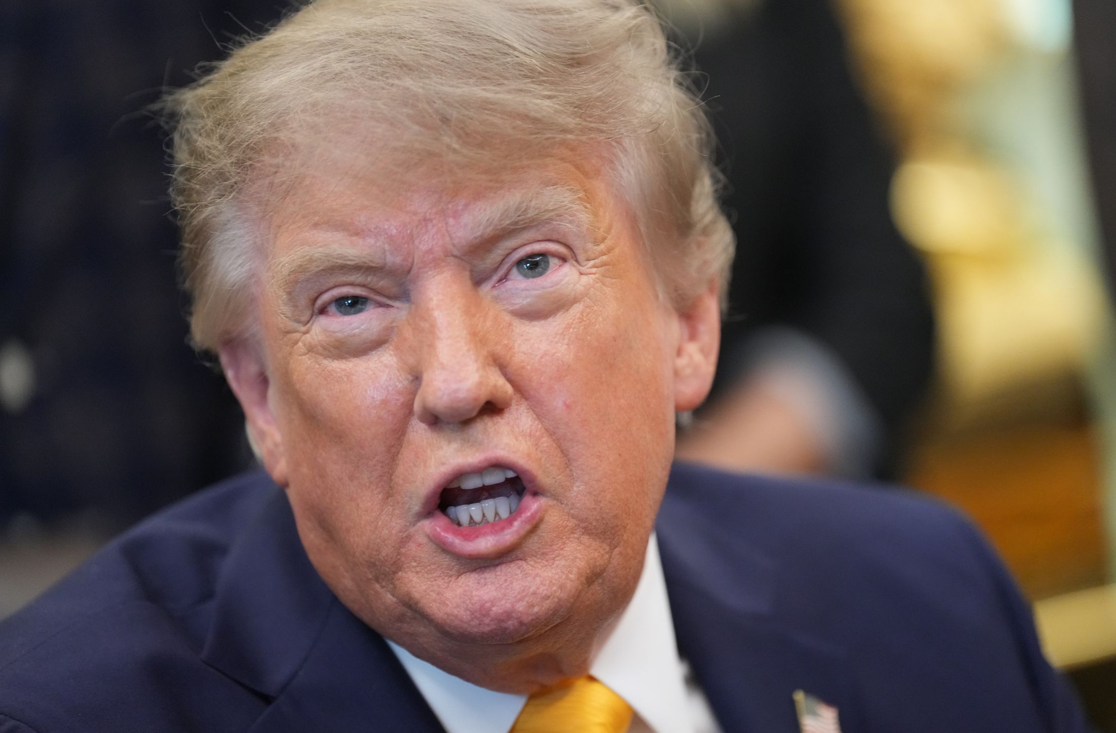 Defensa de Lindsay Clancy acusa a un jurado de bloquear el veredicto; Trump la condena públicamente