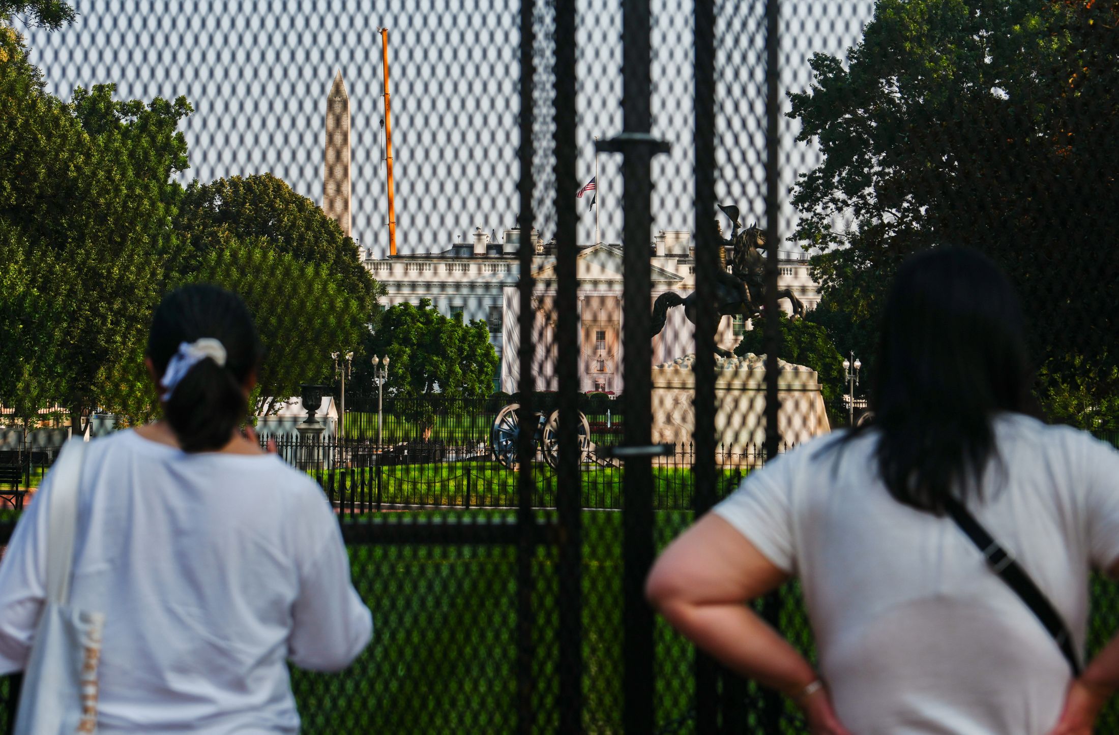 La Casa Blanca se blinda: Trump ordena una cerca permanente en Lafayette Square