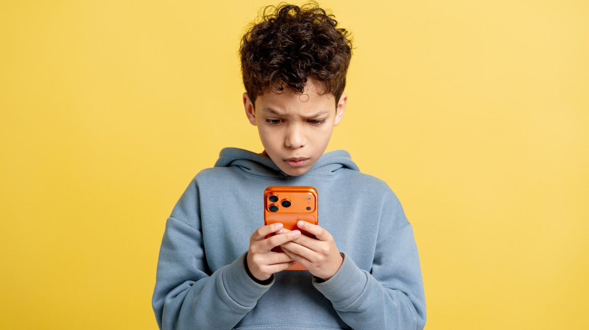 Uso de teléfonos inteligentes entre niños de 12 años se relaciona con trastornos alimenticios futuros