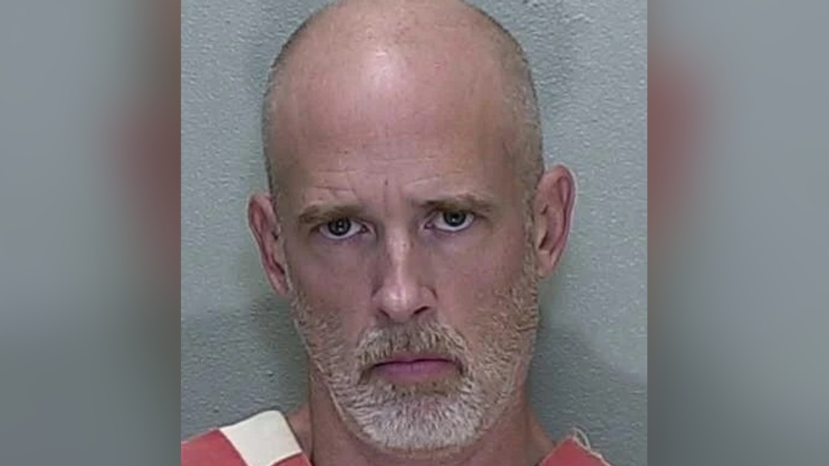 Arrestan en Florida a exentrenador deportivo acusado de abusar de varios atletas en Carolina del Norte