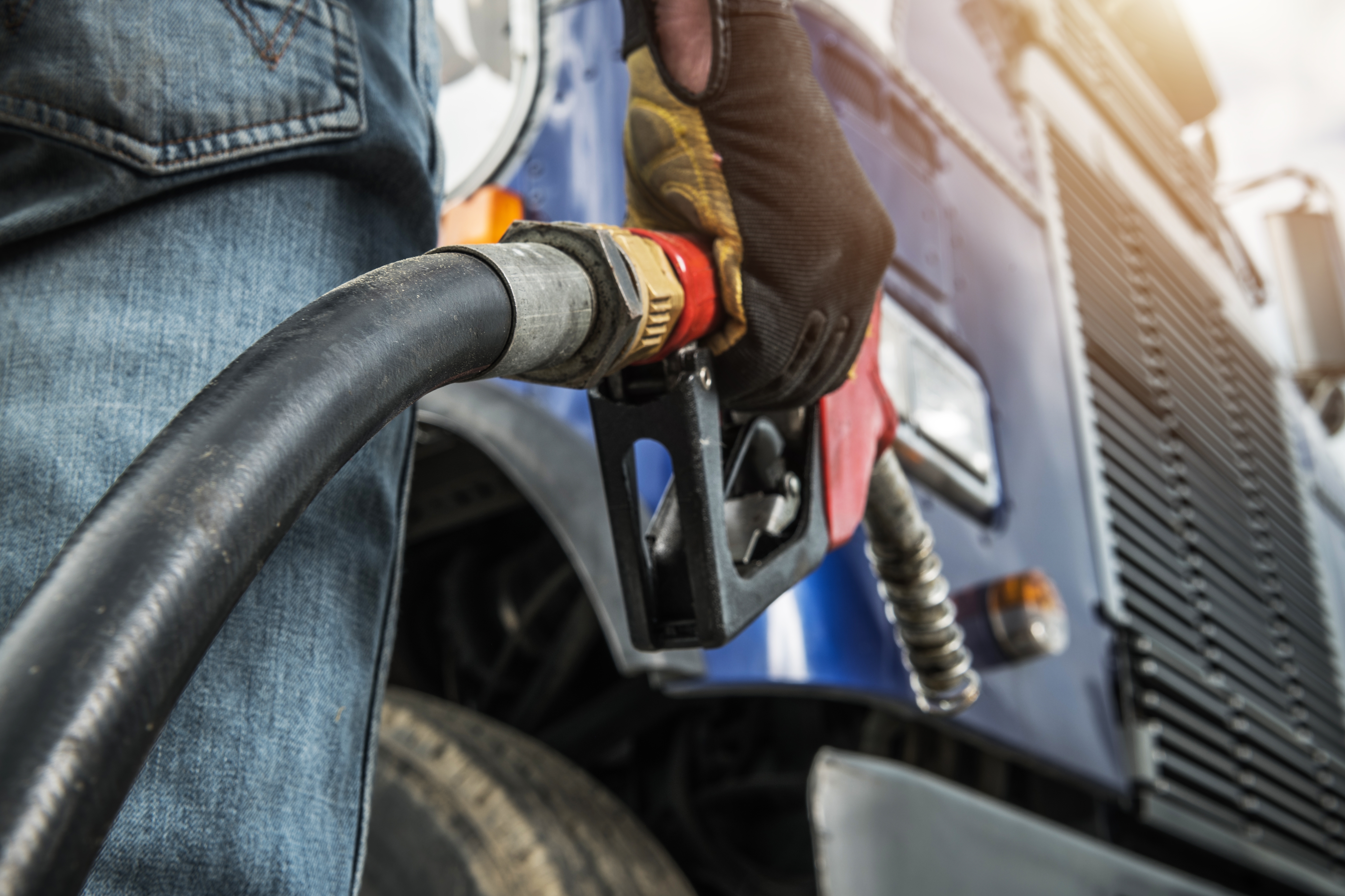 Cómo encontrar diésel más barato en California: 3 métodos legales para camioneros