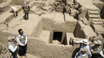 "Fue diseñada para un personaje de la élite": el extraordinario hallazgo de una tumba casi intacta de la antigua cultura chimú en Perú