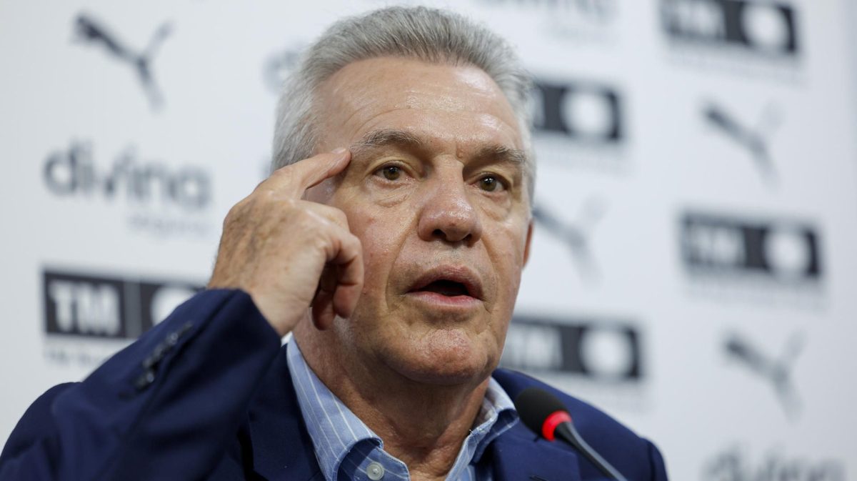 Javier Aguirre no oculta sus elogios sobre Gilberto Mora