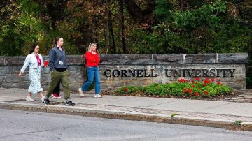 Qué se sabe sobre la presunta violación grupal a una estudiante en una fraternidad de la prestigiosa Universidad de Cornell