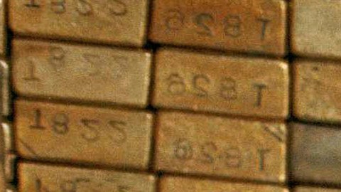 El metal permanece almacenado mientras persisten dudas sobre su trazabilidad y posibles vínculos con minería ilegal y grupos criminales.