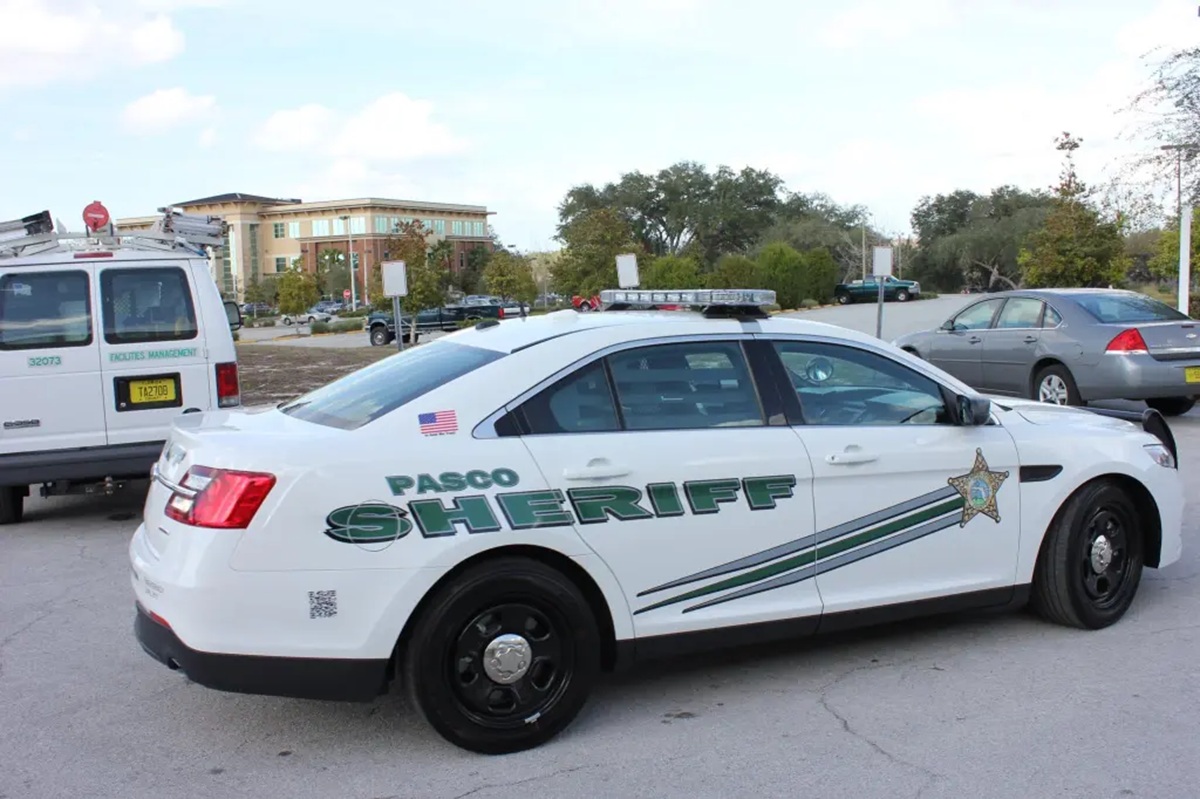 Sheriff de Florida llama “monstruo” a exagente acusado de abusar sexualmente de una menor